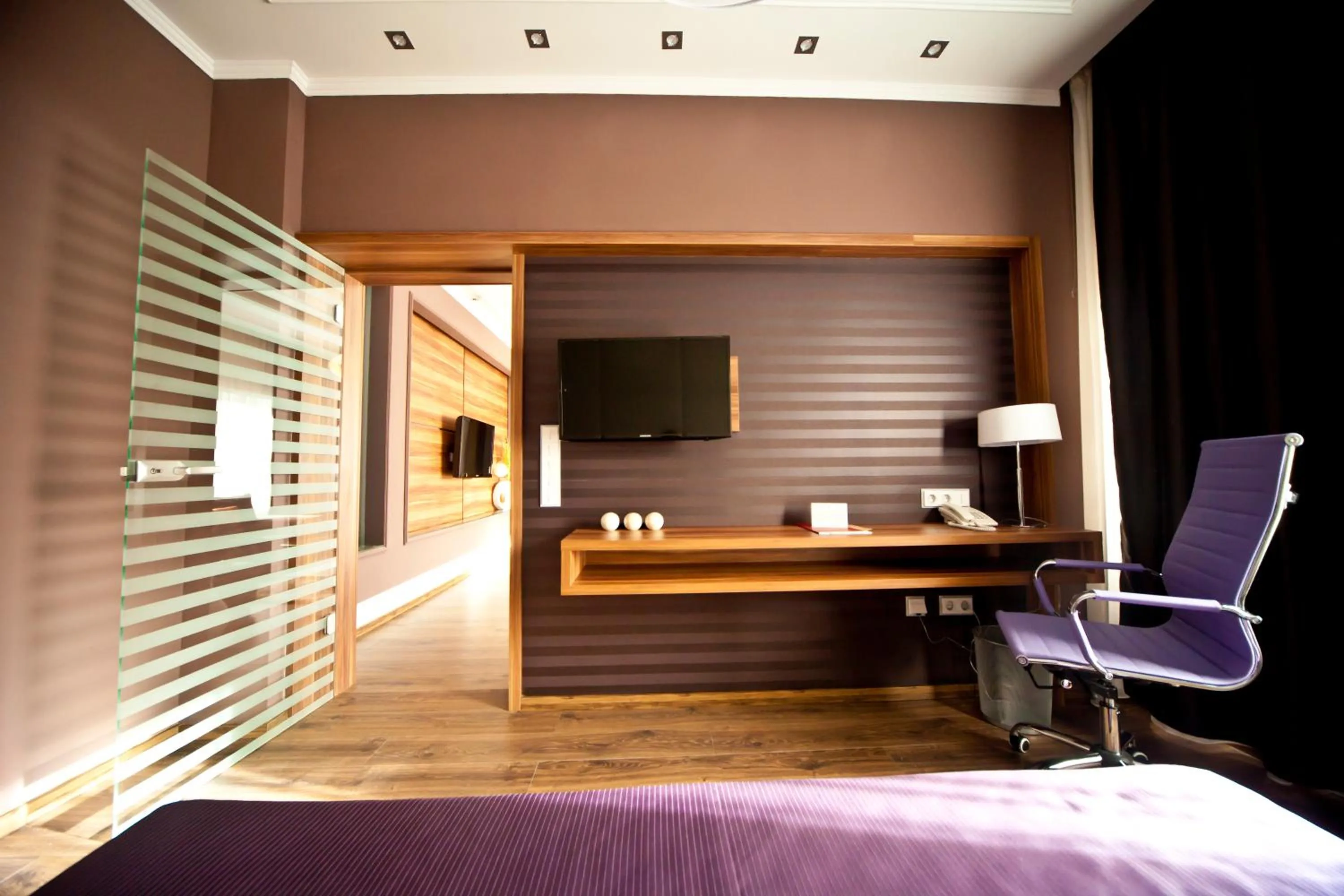 TV and multimedia, Bed in Hotel Confort