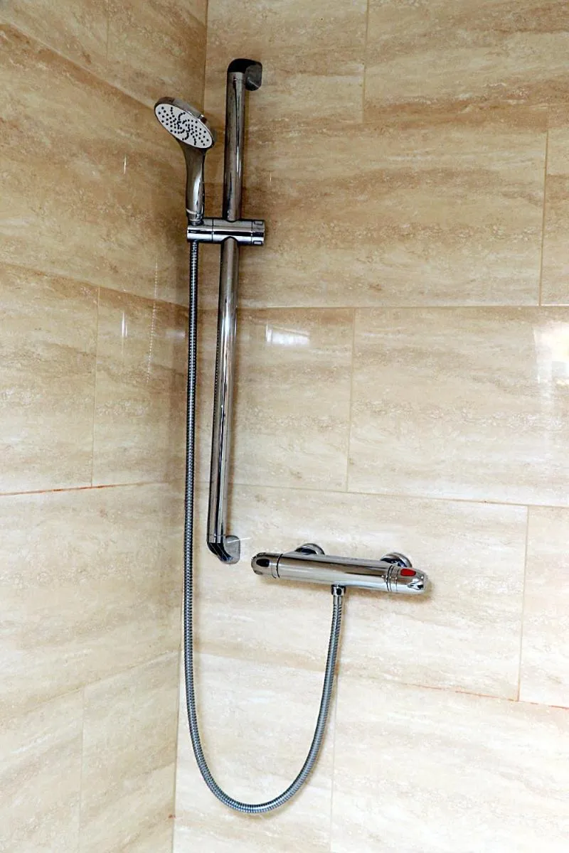 Bathroom in Gatwick Inn Hotel - For A Peaceful Overnight Stay