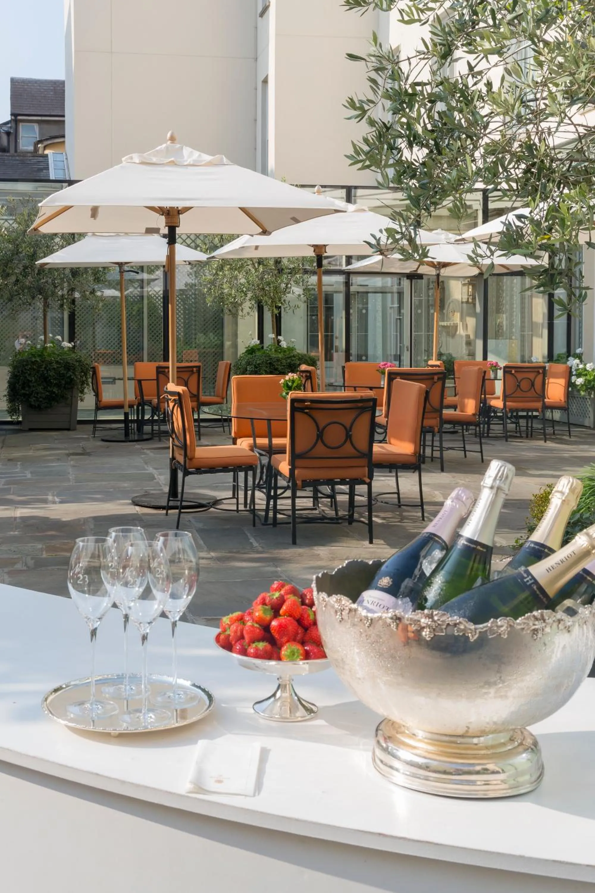 Restaurant/places to eat in The Merrion Hotel