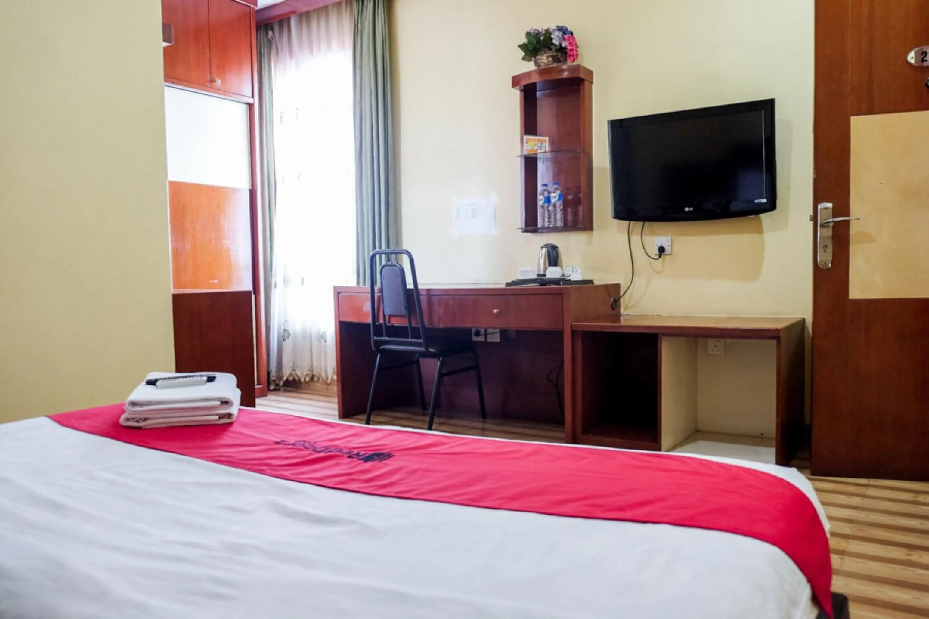 Bedroom, Bed in RedDoorz Plus near DC Mall Batam