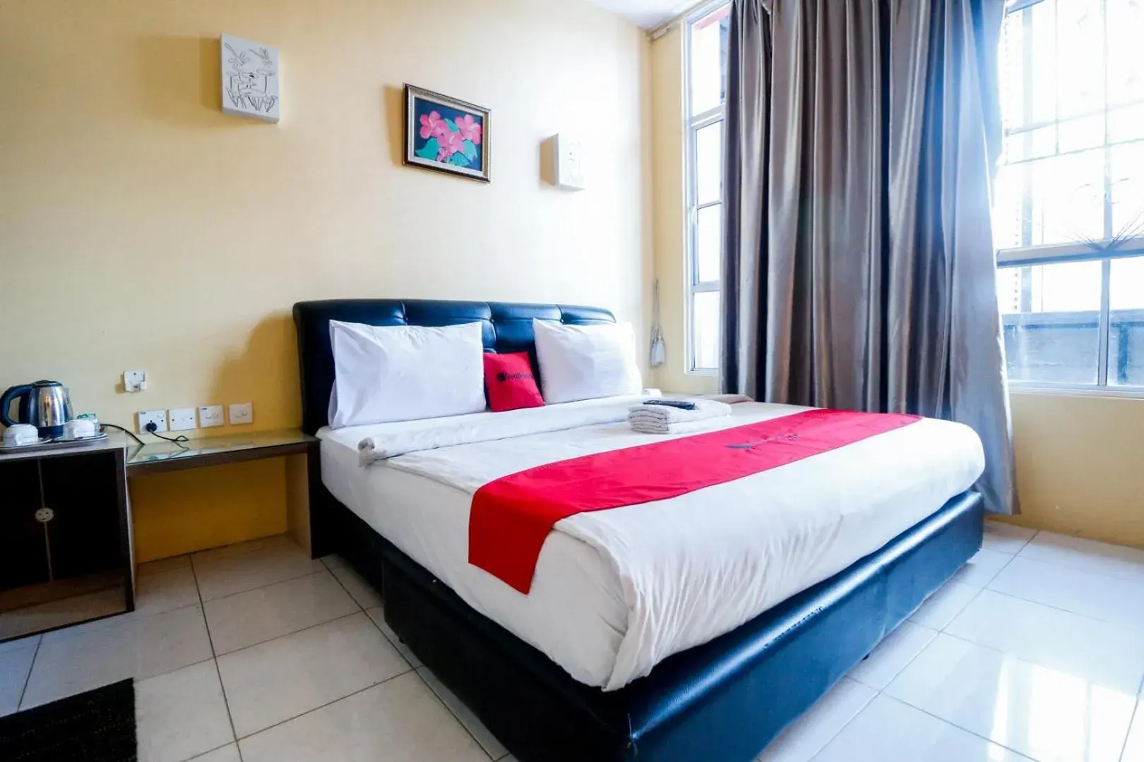Bedroom, Bed in RedDoorz Plus near DC Mall Batam Bedroom, Bed in RedDoorz Plus near DC Mall Batam