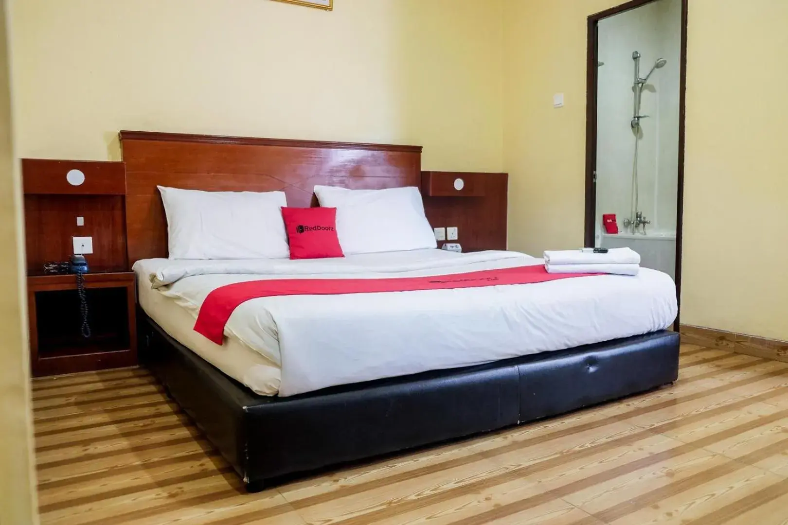 Bedroom, Bed in RedDoorz Plus near DC Mall Batam Bedroom, Bed in RedDoorz Plus near DC Mall Batam