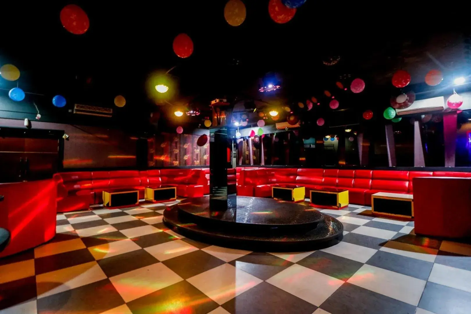 Property building in RedDoorz Plus near DC Mall Batam Property building in RedDoorz Plus near DC Mall Batam