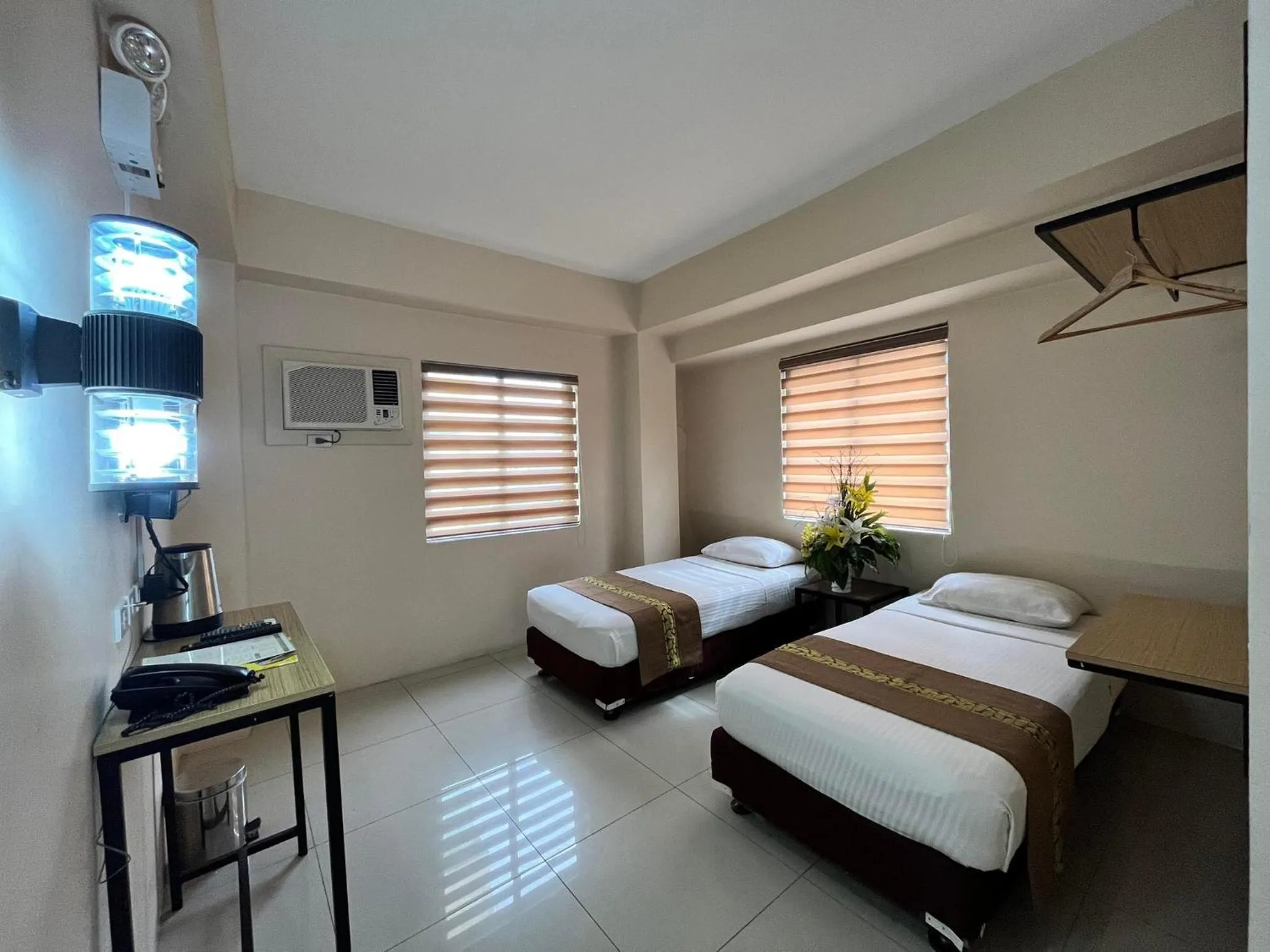 Photo of the whole room, Bed in Eon Centennial Express Hotel