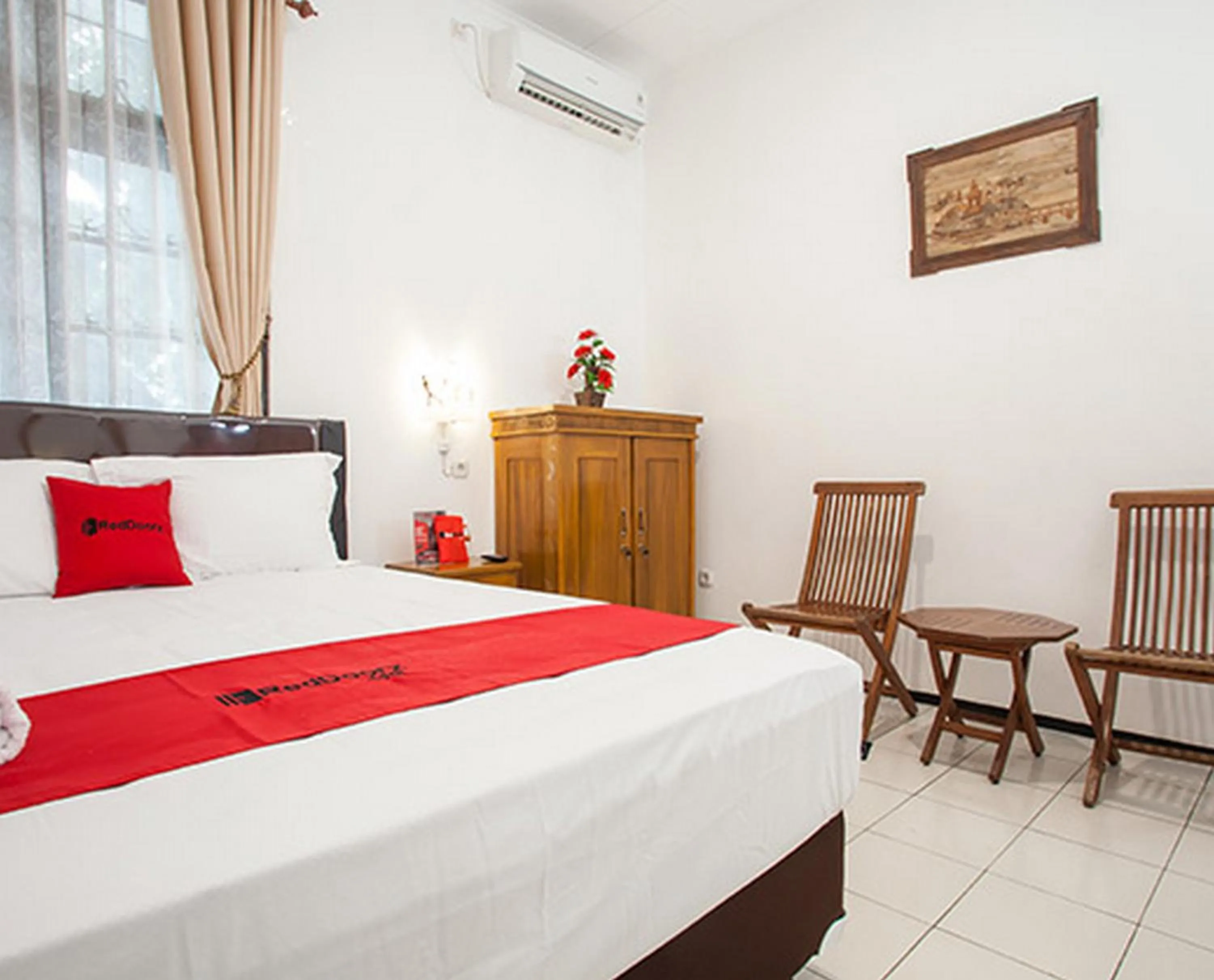 Bed in RedDoorz near Sanan Malang