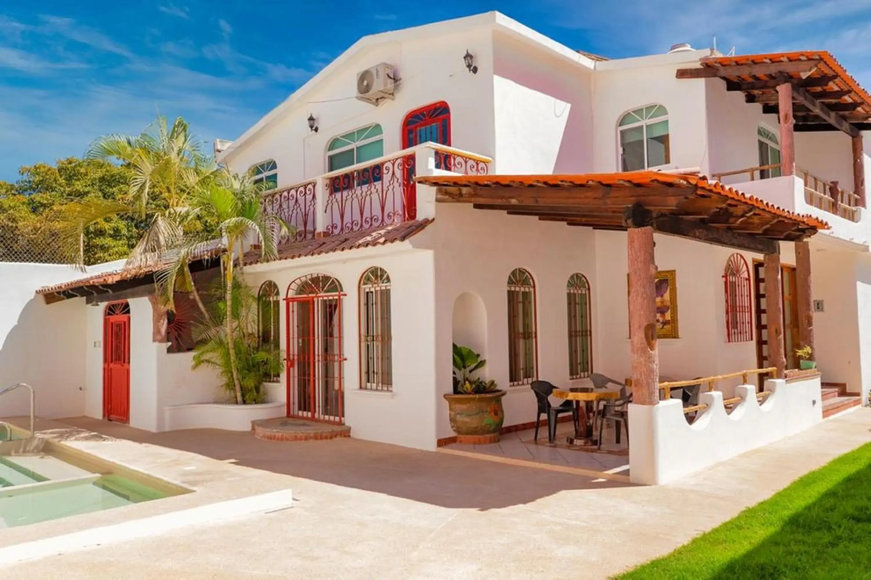 Garden view in Hotel Rega Suites Guayabitos - Family & Kitchen Garden view in Hotel Rega Suites Guayabitos - Family & Kitchen