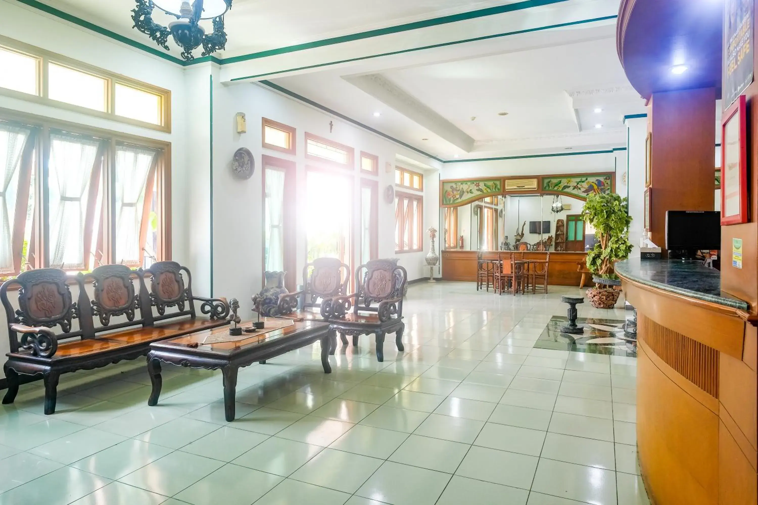 Lobby or reception in RedDoorz near XT Square Yogyakarta Lobby or reception in RedDoorz near XT Square Yogyakarta