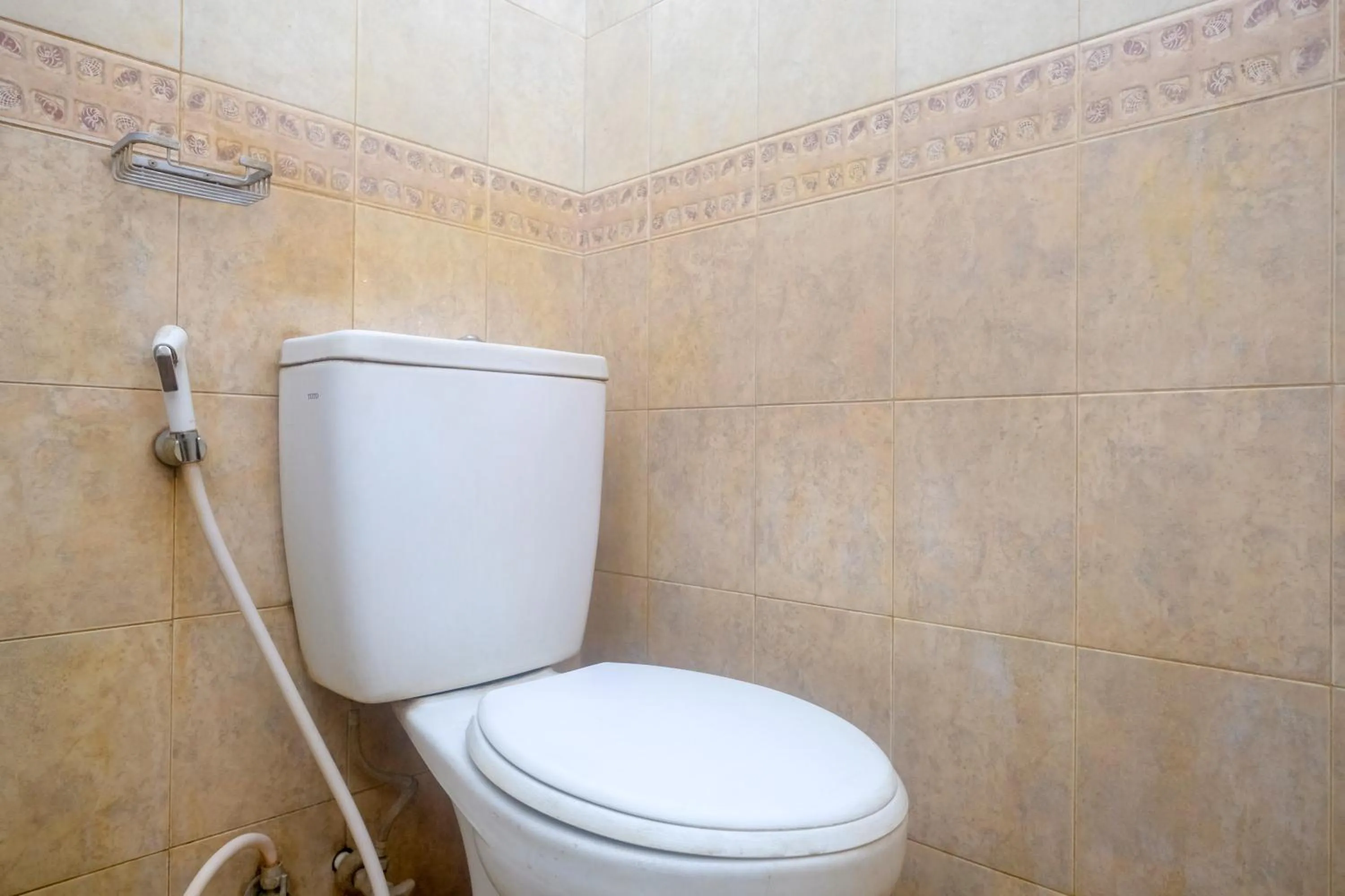 Bathroom in RedDoorz near XT Square Yogyakarta