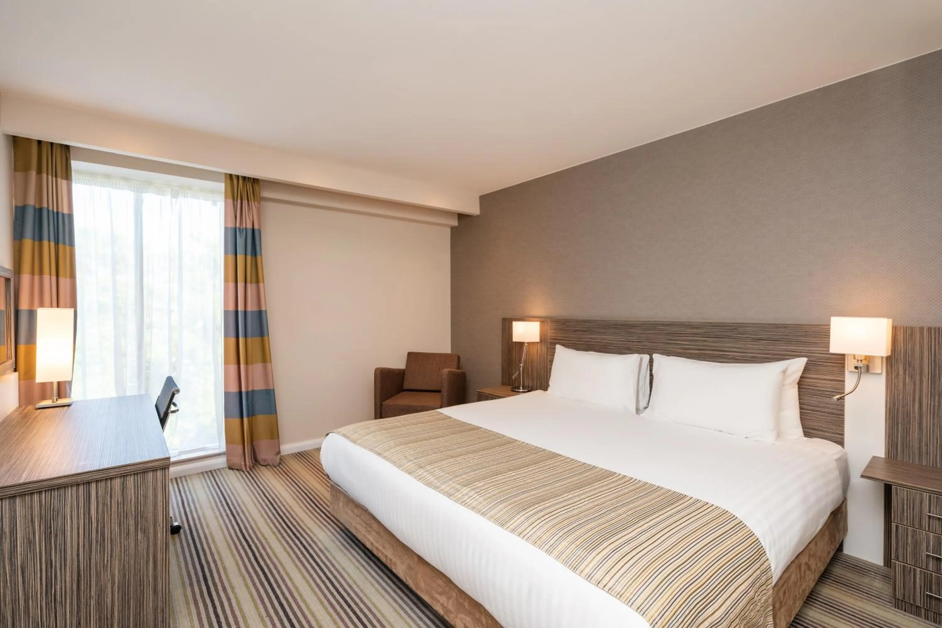 Bedroom, Bed in Holiday Inn Southend by IHG