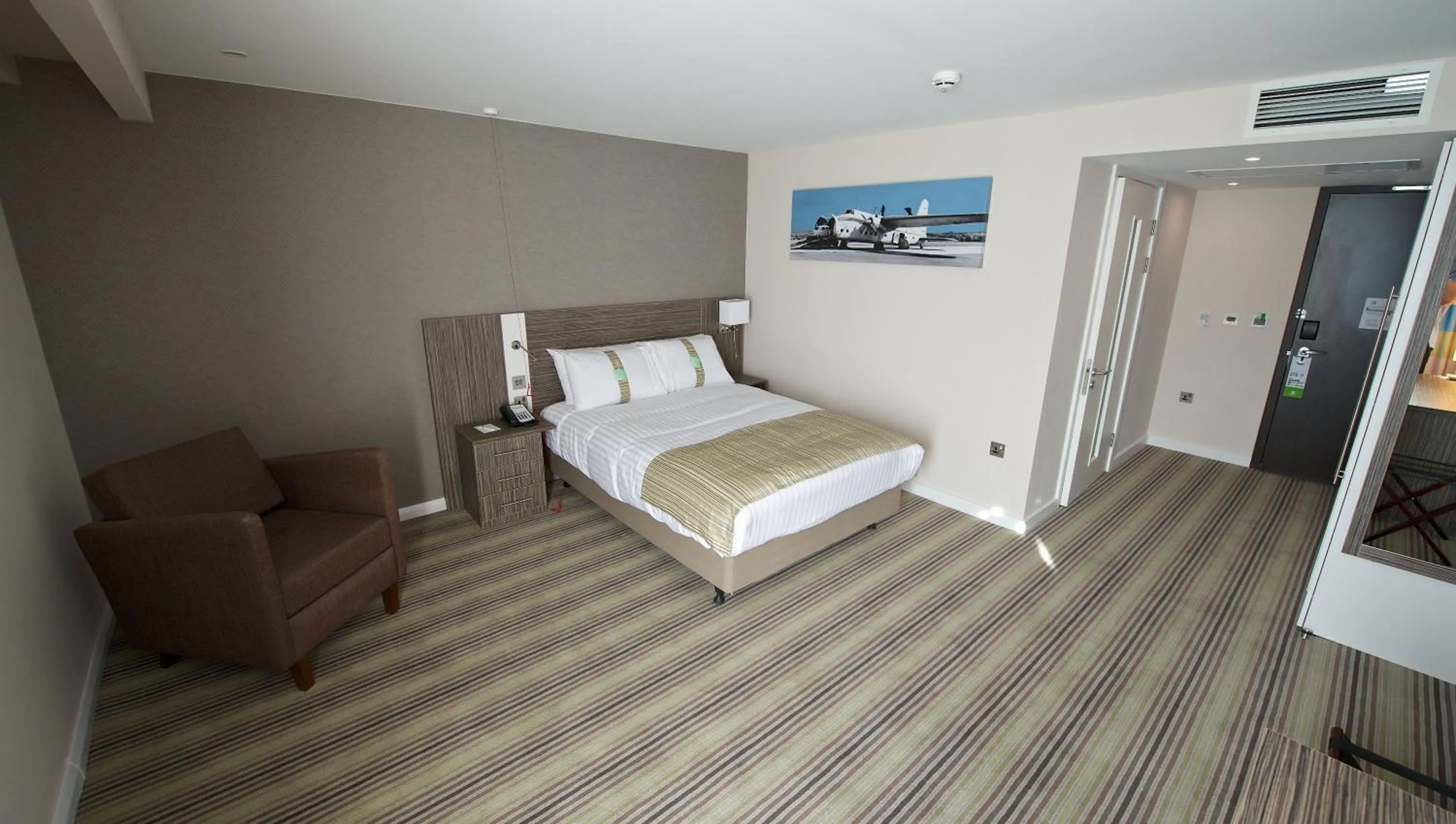 Bedroom, Bed in Holiday Inn Southend by IHG
