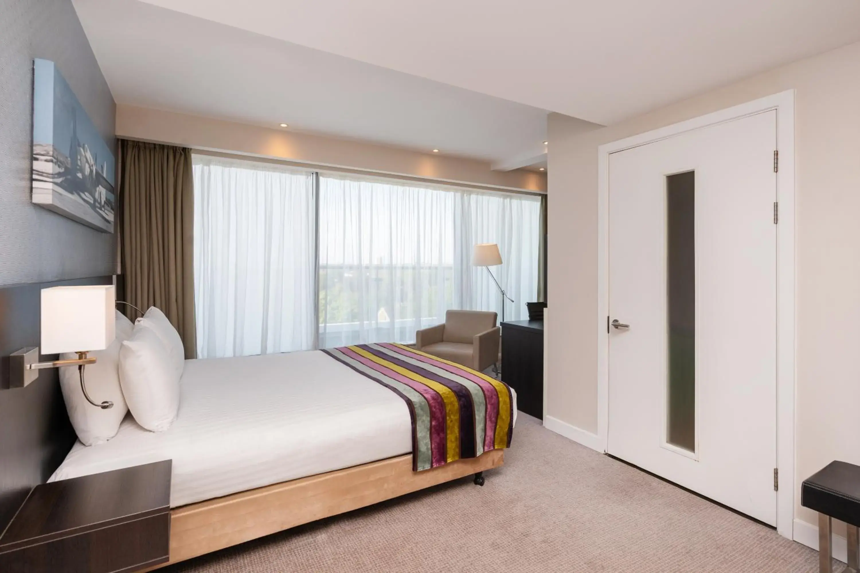 Bedroom, Bed in Holiday Inn Southend by IHG Bedroom, Bed in Holiday Inn Southend by IHG