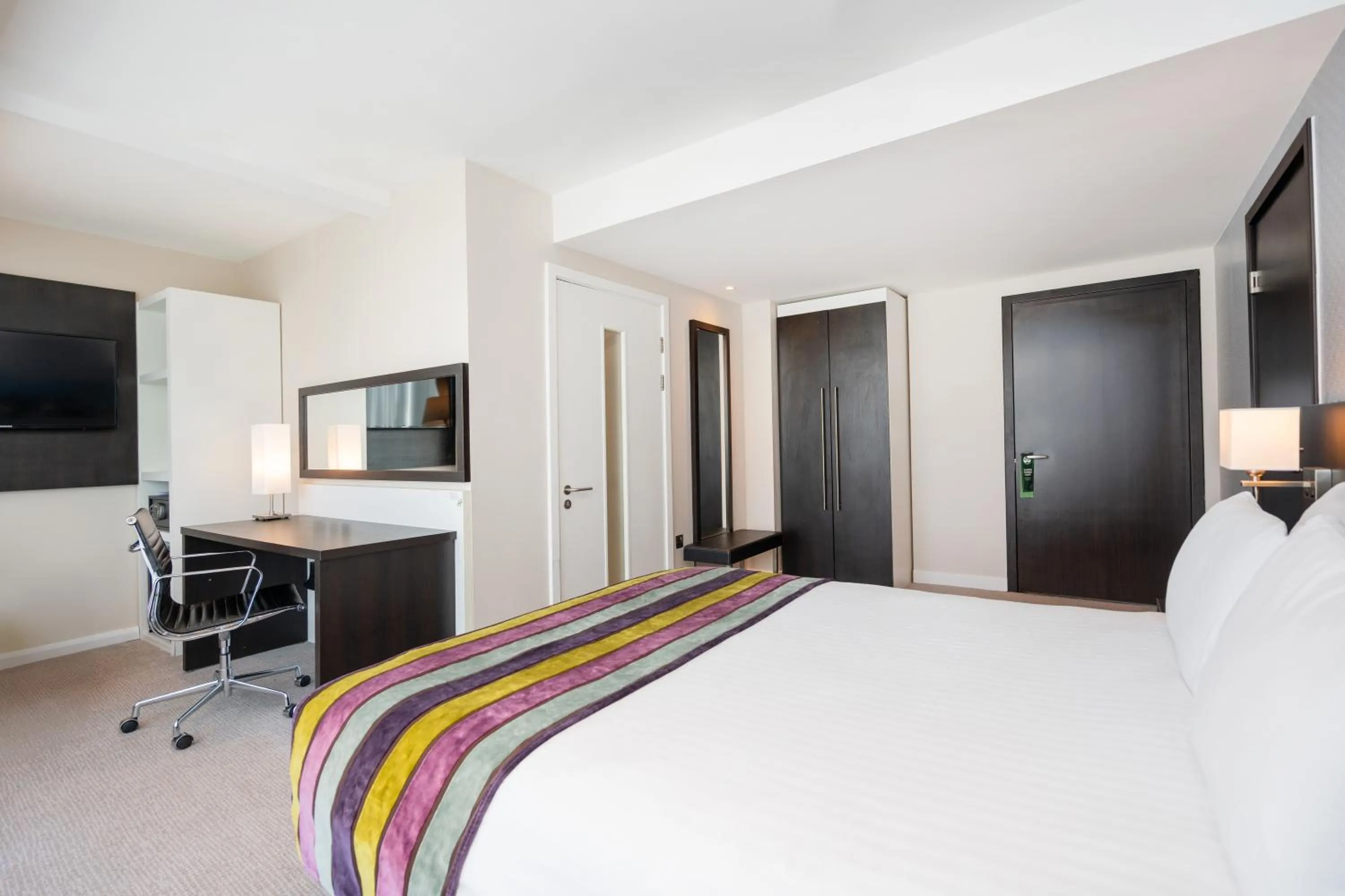 Bed in Holiday Inn Southend by IHG