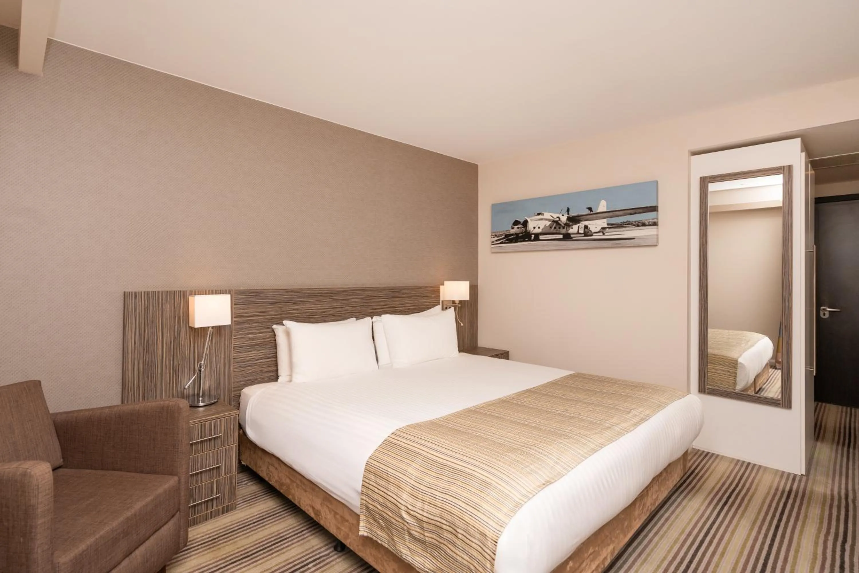 Bedroom, Bed in Holiday Inn Southend by IHG