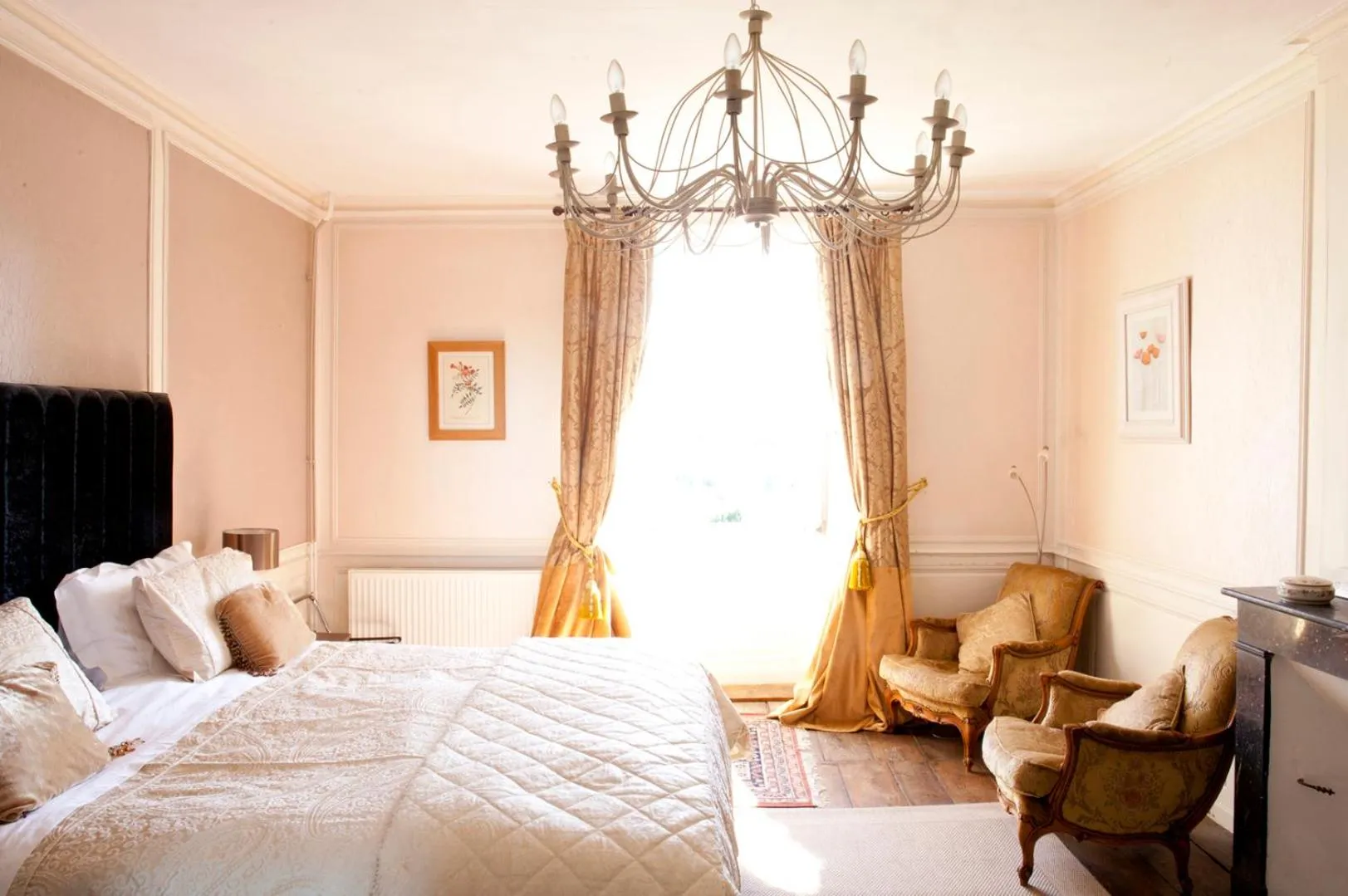 Bed in Maison Bellachonne