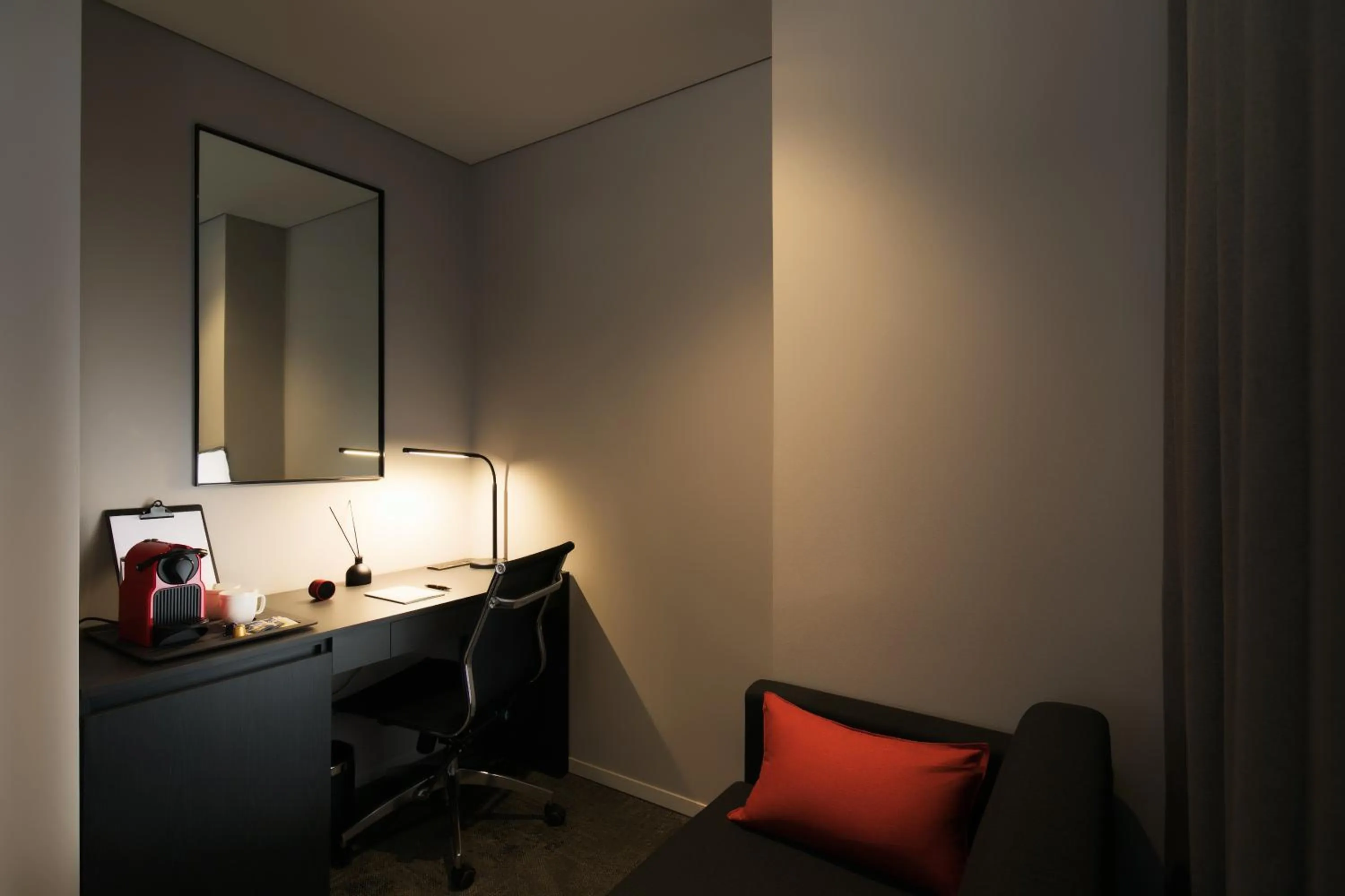 hair dresser in Aiden by Best Western Cheongdam