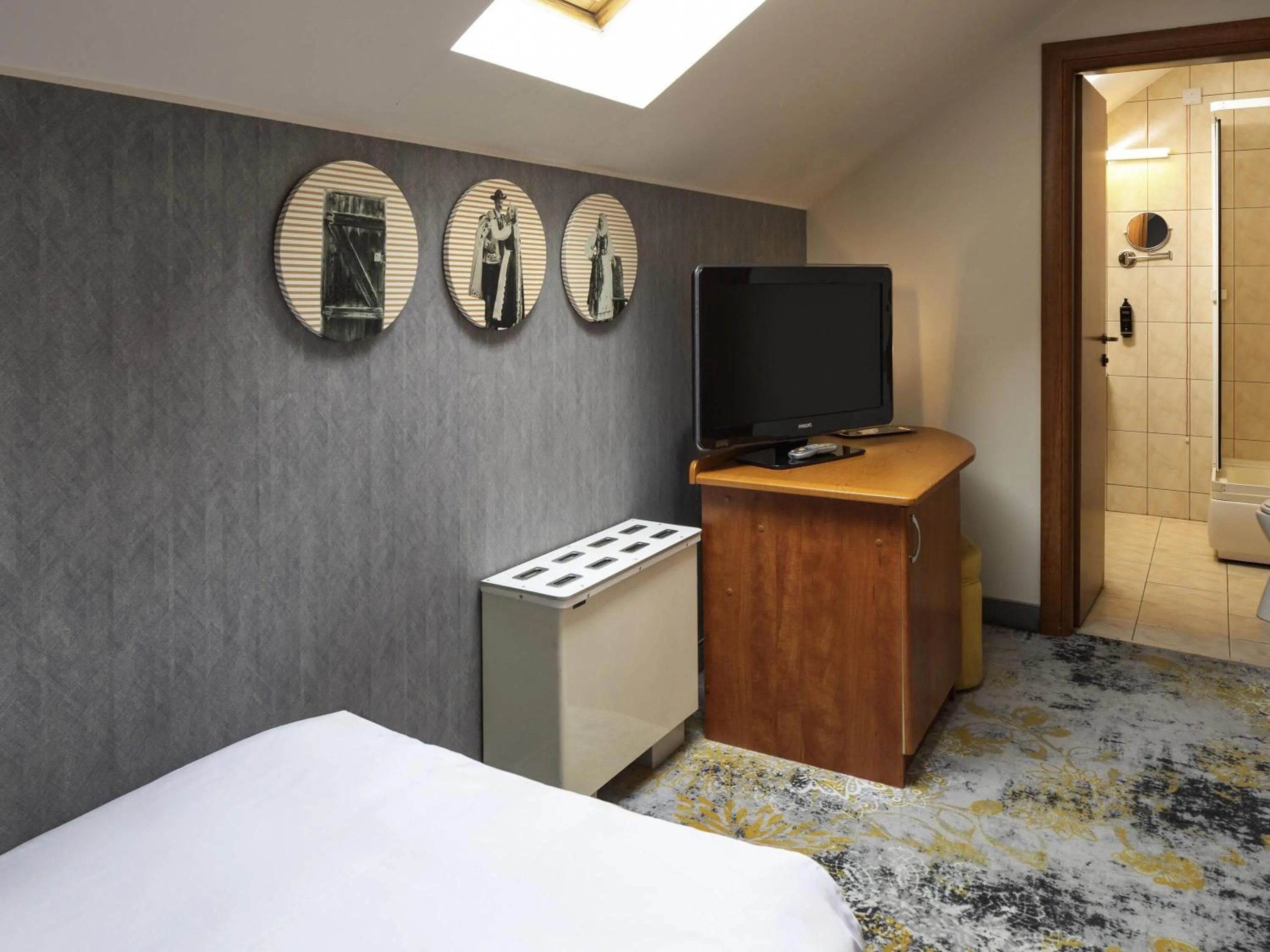 Bedroom, Bed in Mercure Sibiu Airport