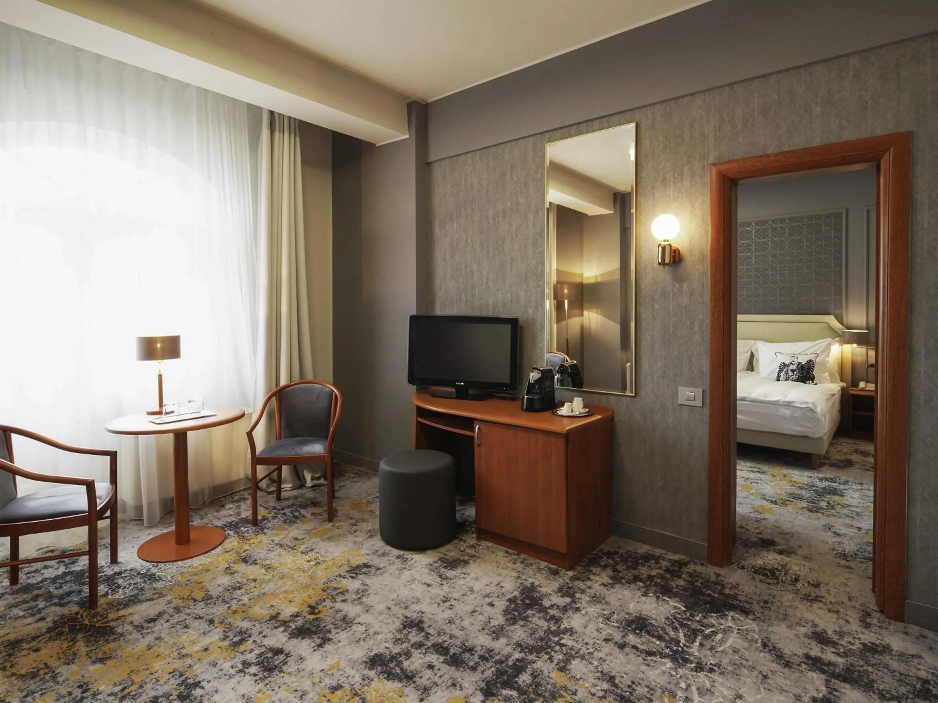 Bedroom, Bed in Mercure Sibiu Airport