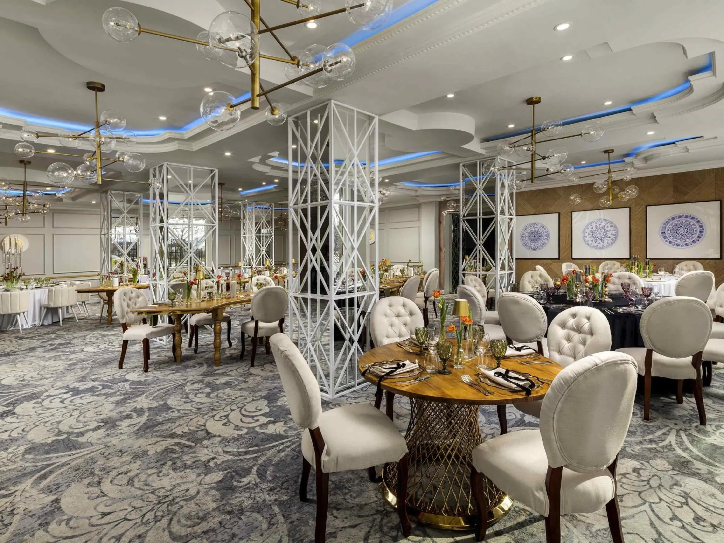 Restaurant/places to eat in Mercure Sibiu Airport Restaurant/places to eat in Mercure Sibiu Airport