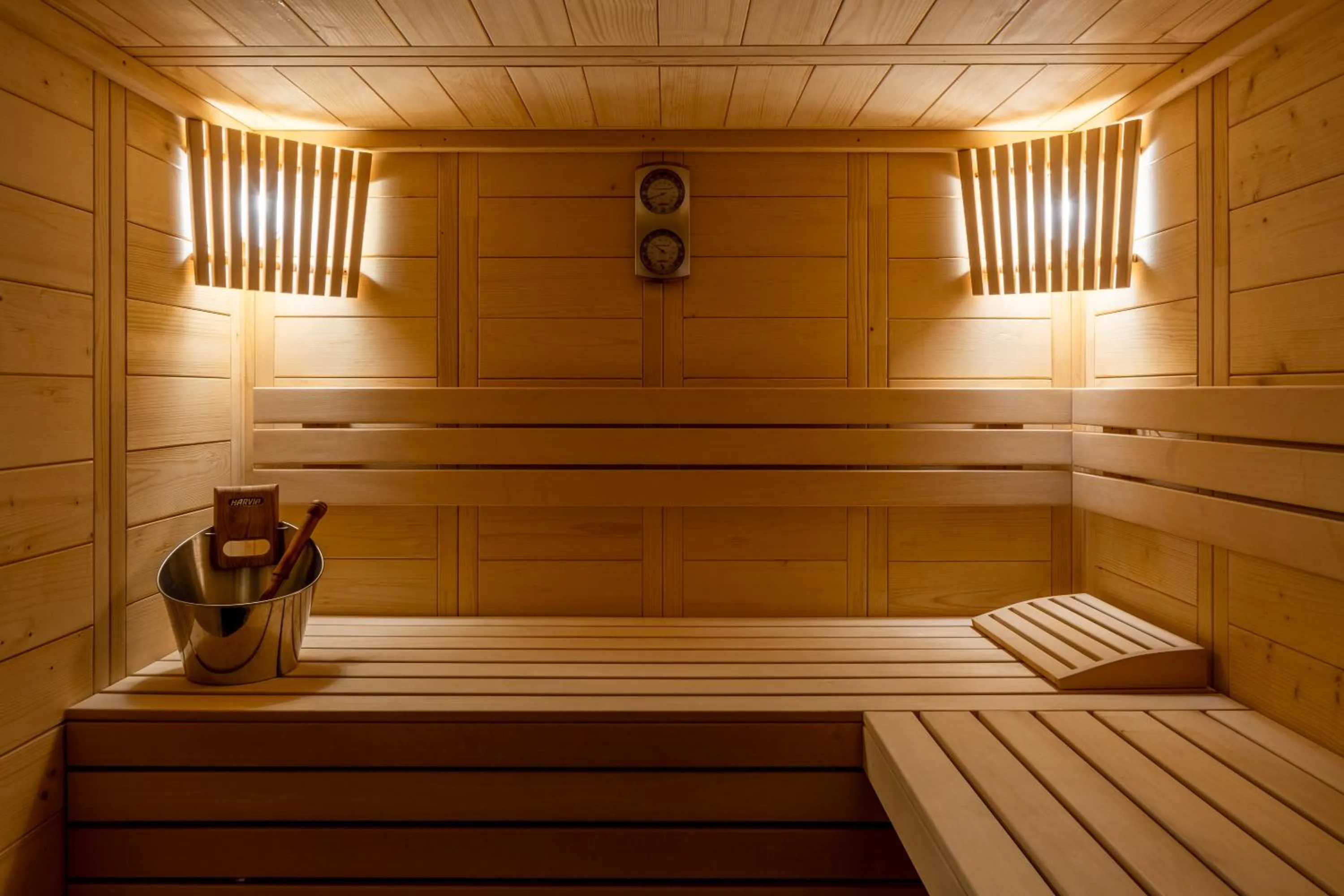 Sauna, Bed in Mercure Sibiu Airport