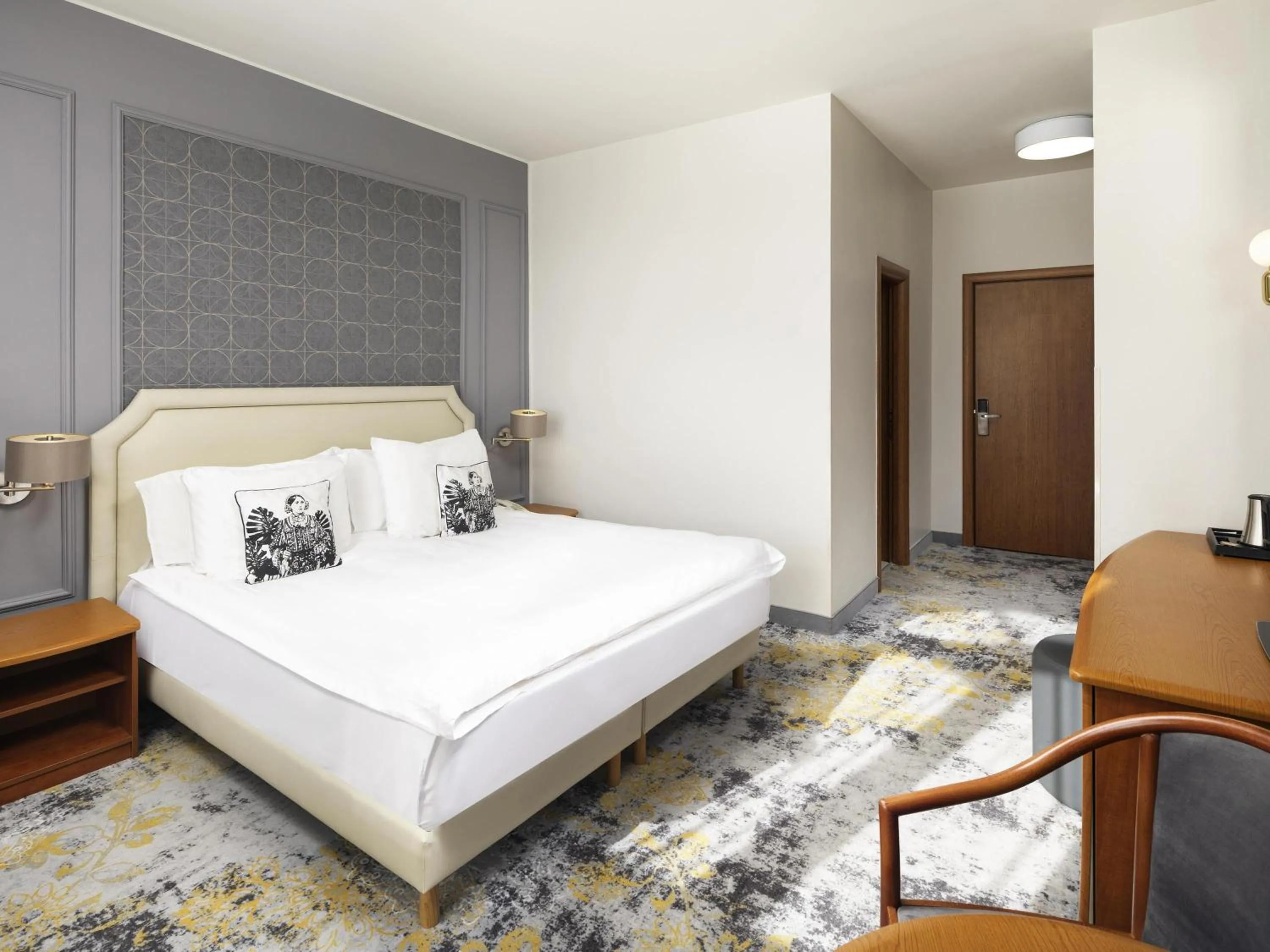 Bedroom, Bed in Mercure Sibiu Airport