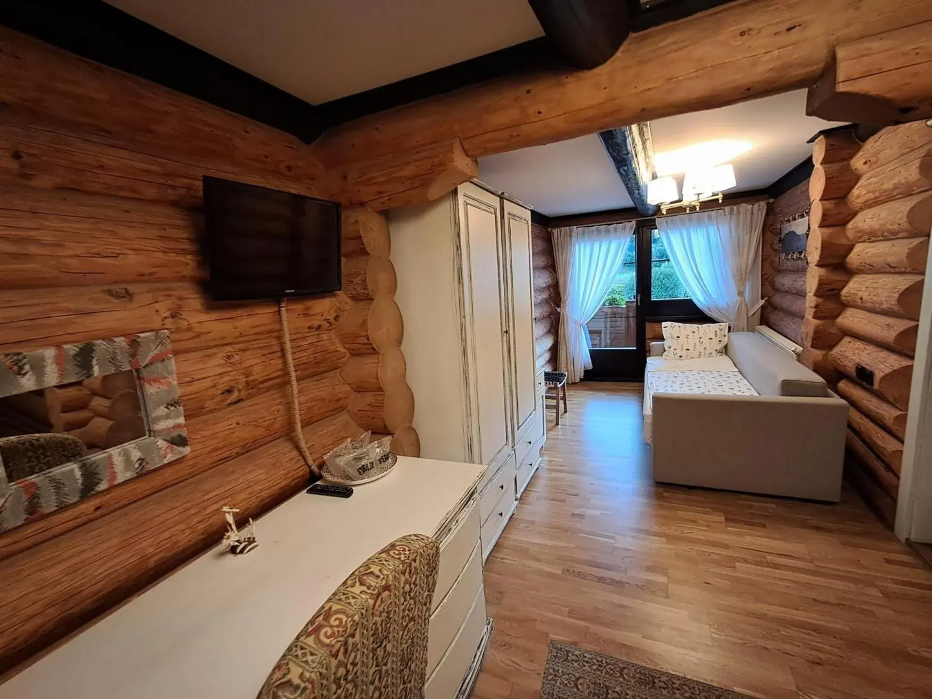 Triple Room in Pensiunea Varvara de Bucovina Triple Room in Pensiunea Varvara de Bucovina