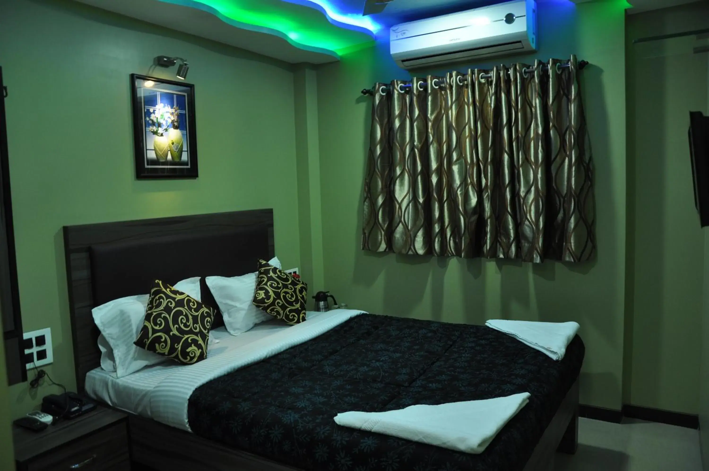 Photo of the whole room, Bed in Hotel Planet Plaza Photo of the whole room, Bed in Hotel Planet Plaza