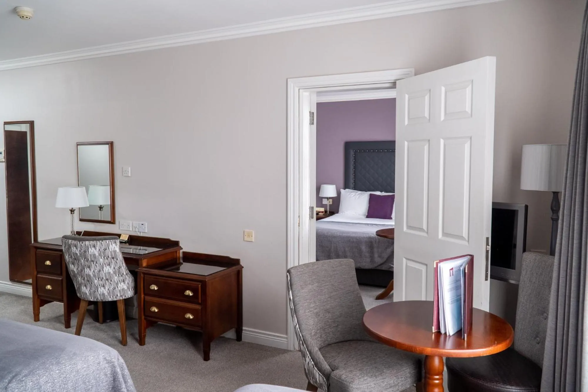 Property building, Bed in Inishowen Gateway Hotel