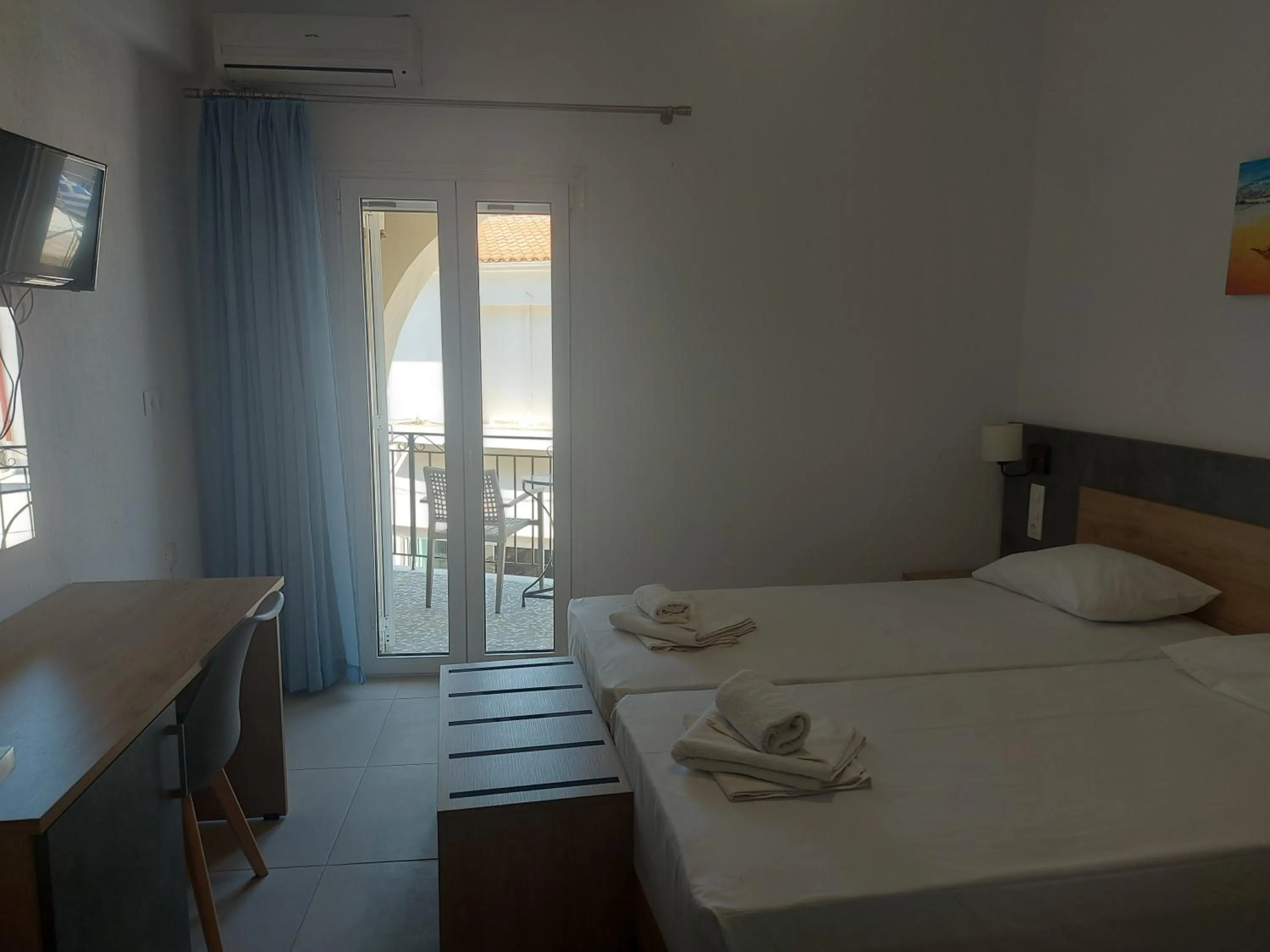 Bed in Karafelas Hotel