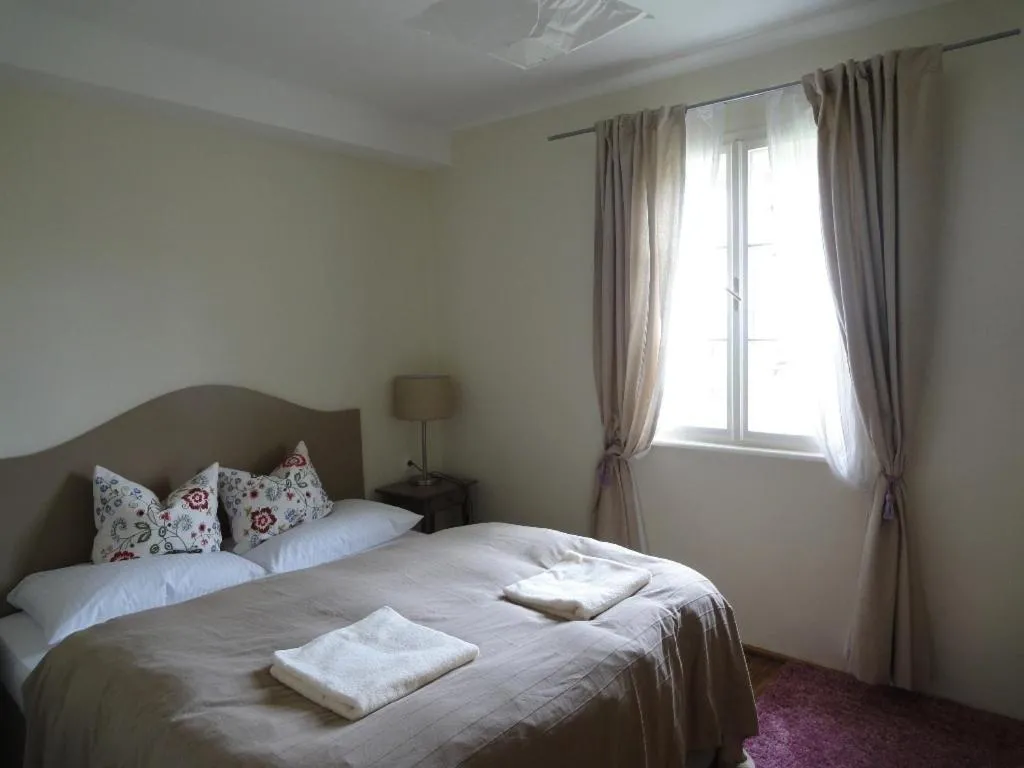 Bedroom, Bed in Chalet INN
