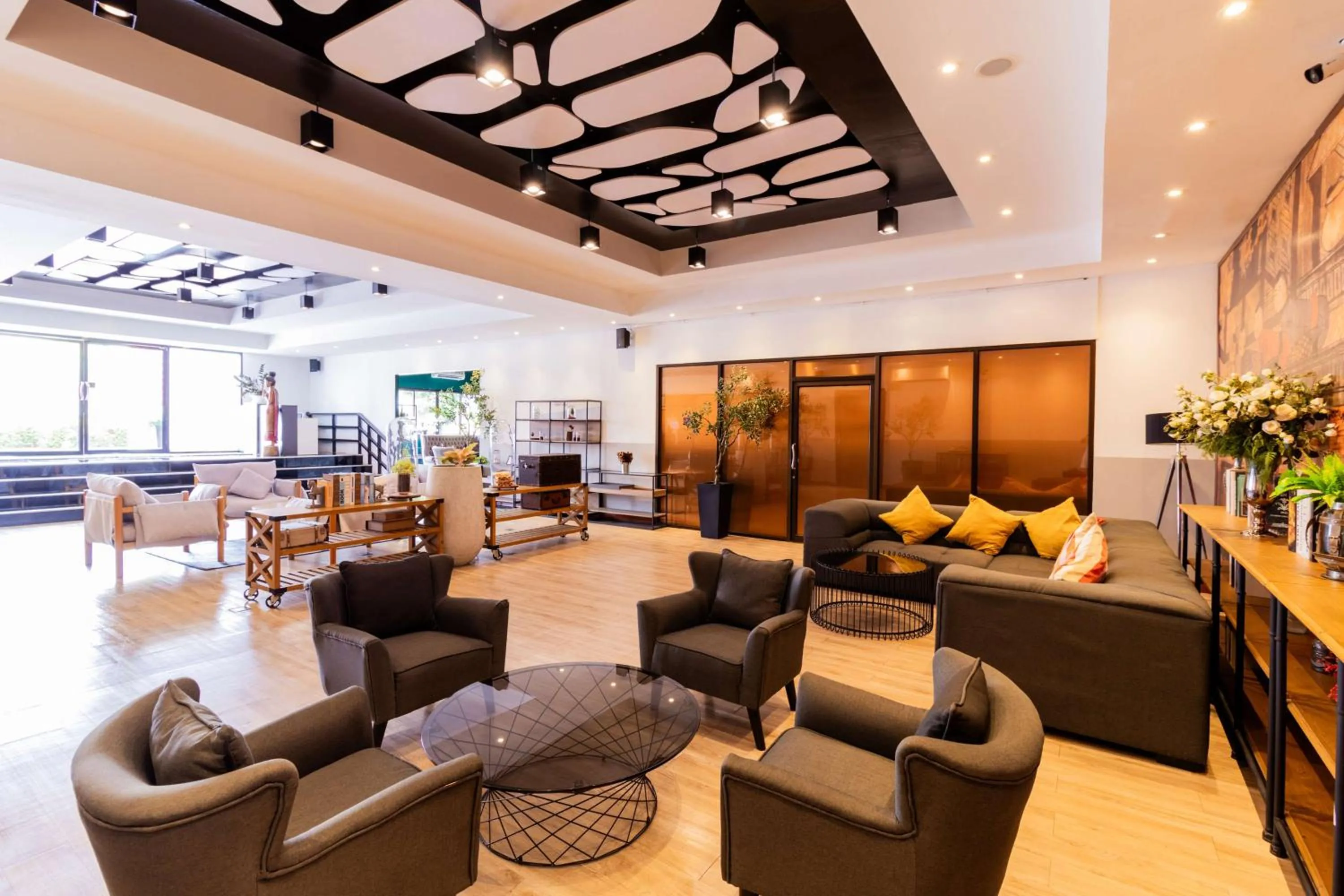 Lobby or reception in SureStay By Best Western Iconic Suvarnabhumi