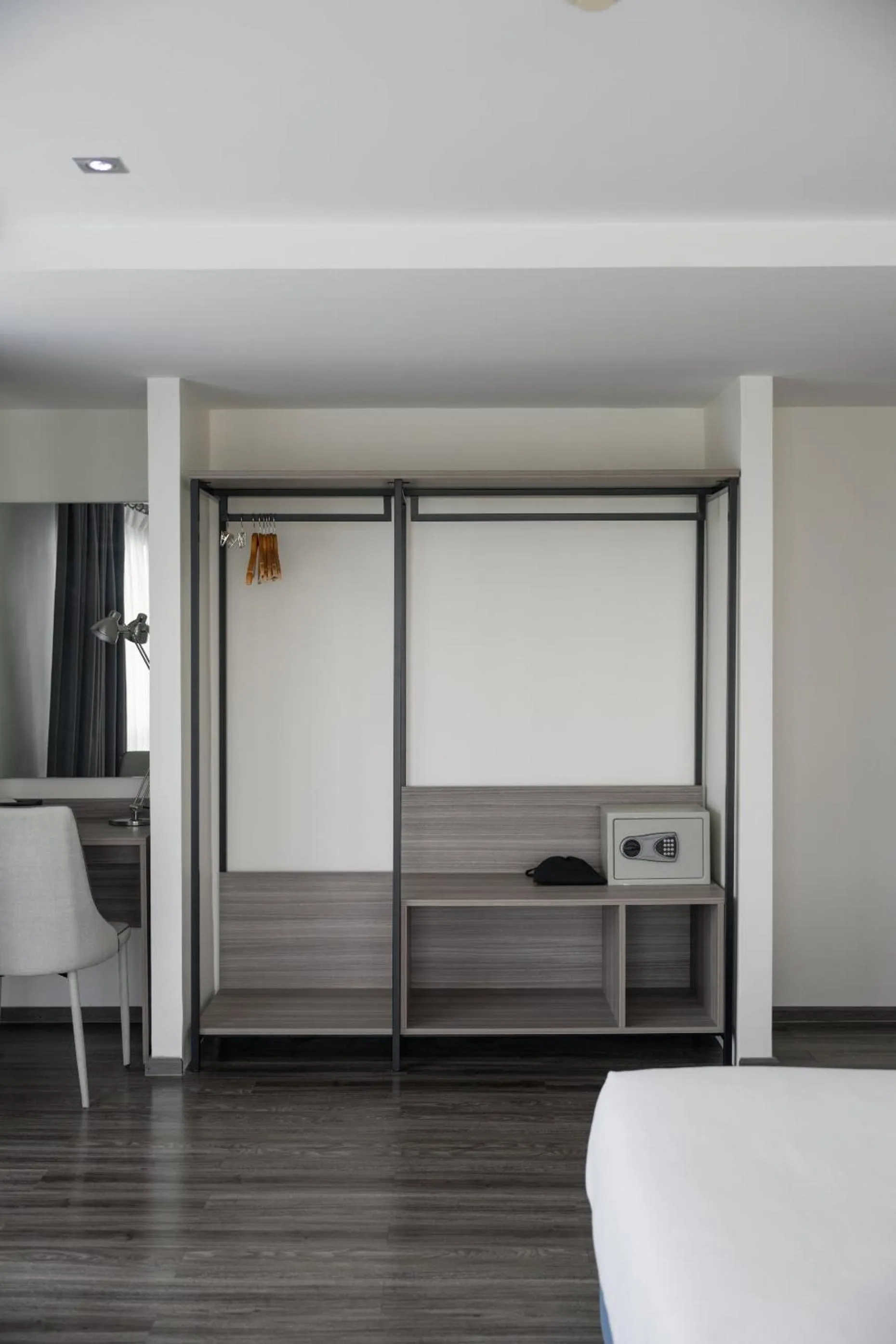 safe, Bed in SureStay By Best Western Iconic Suvarnabhumi