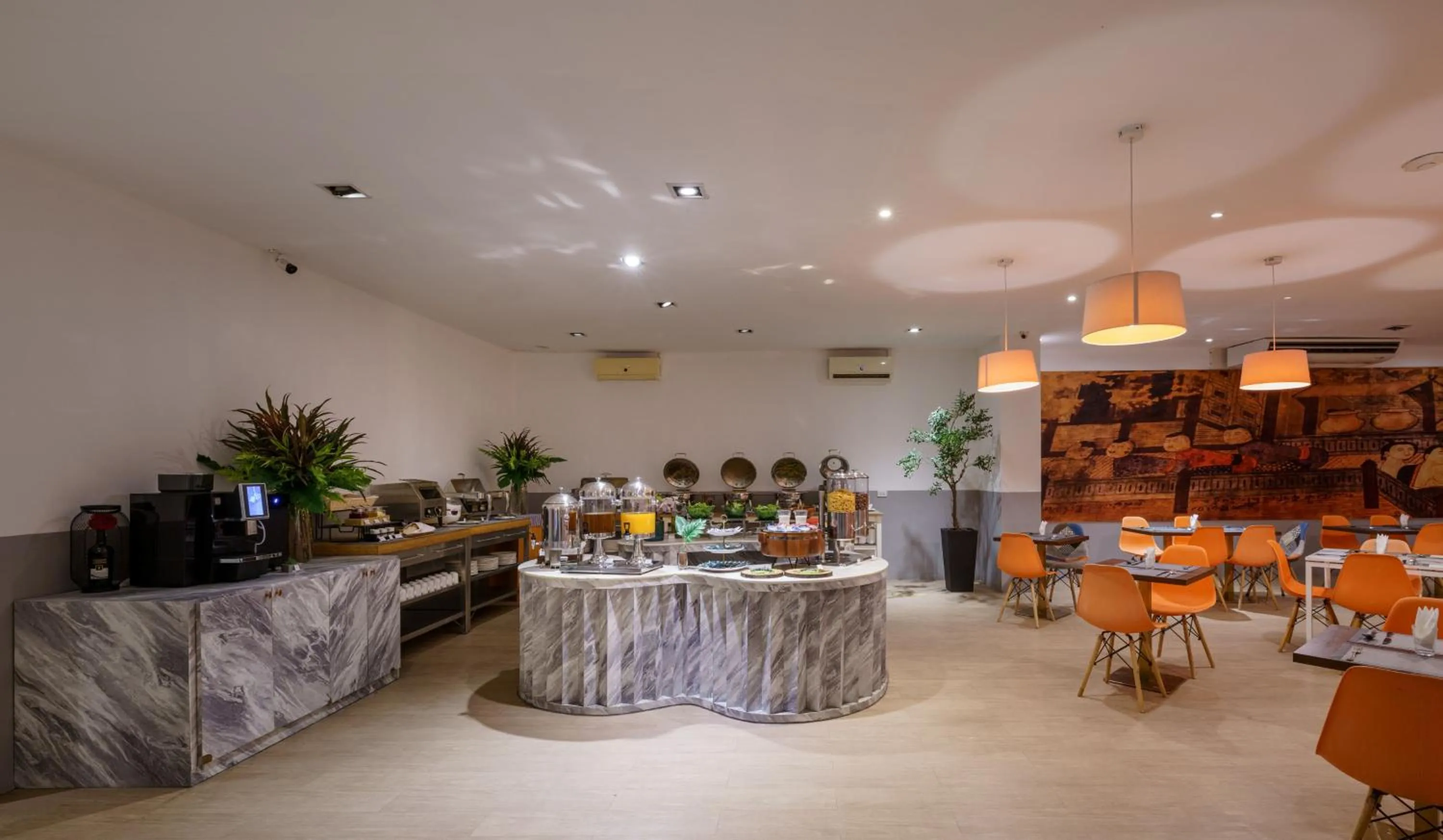 Restaurant/places to eat in SureStay By Best Western Iconic Suvarnabhumi