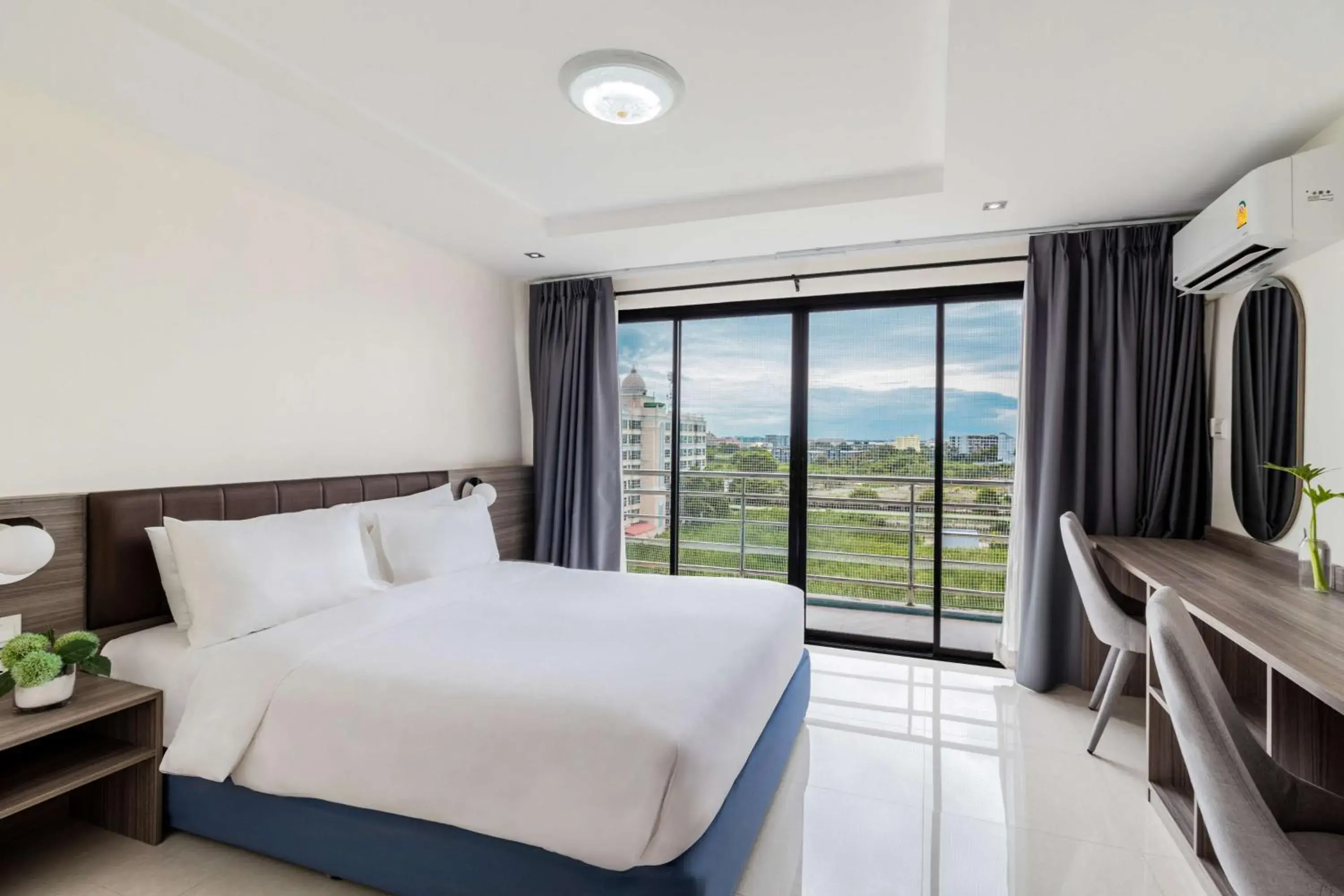 Bedroom, Bed in SureStay By Best Western Iconic Suvarnabhumi Bedroom, Bed in SureStay By Best Western Iconic Suvarnabhumi