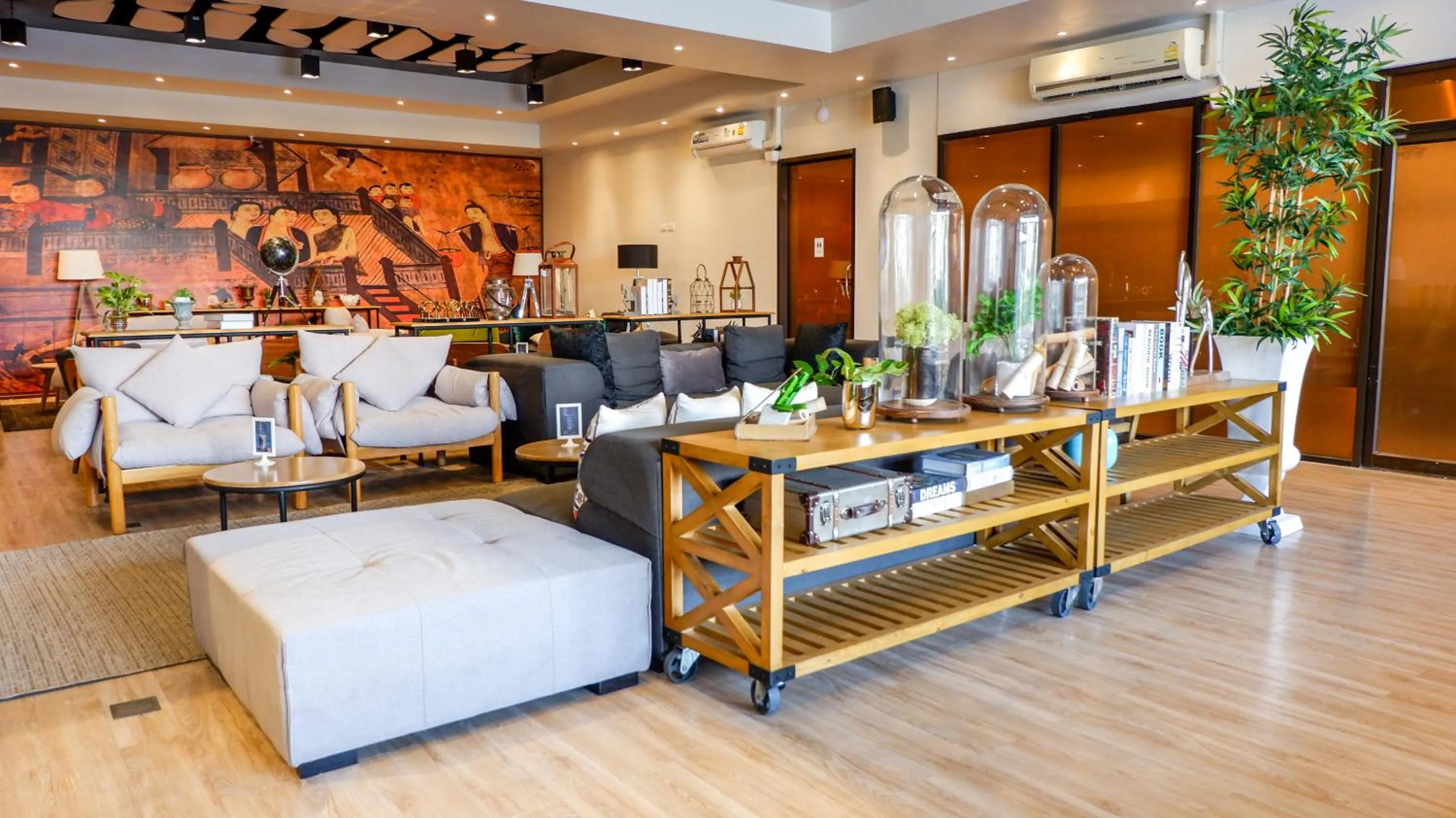 Lobby or reception in SureStay By Best Western Iconic Suvarnabhumi