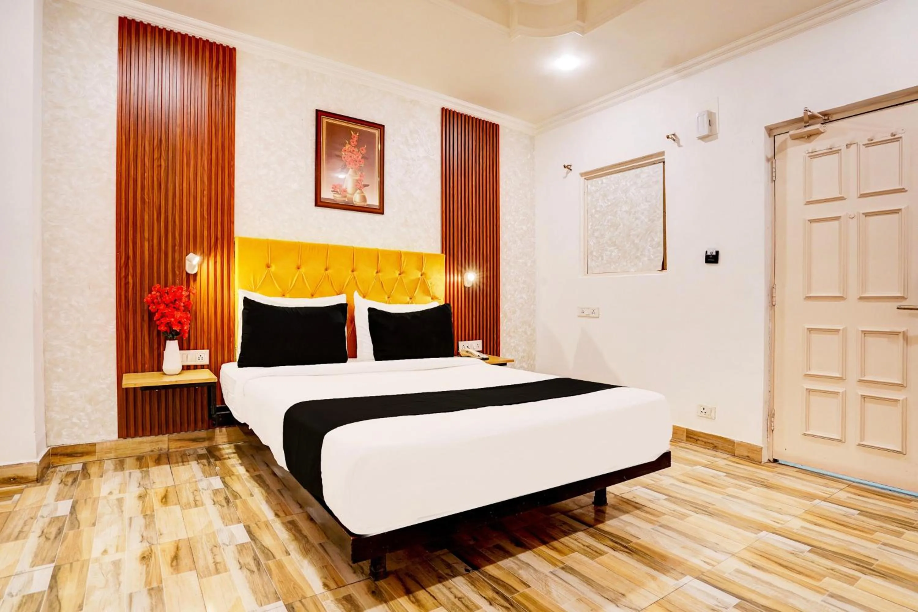 Bedroom, Bed in Townhouse Jageer Palace Near Mayapuri Chowk