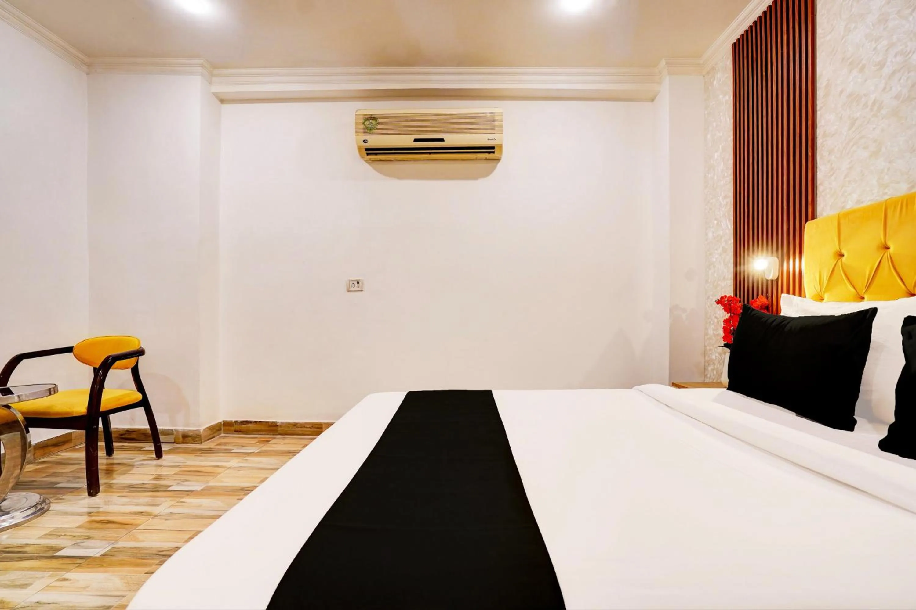 Bedroom, Bed in Townhouse Jageer Palace Near Mayapuri Chowk
