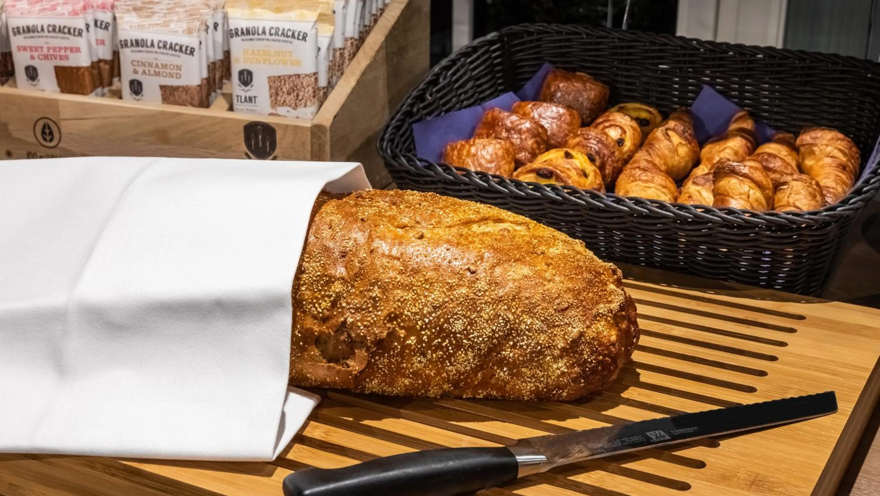 Continental breakfast in Hotel Maassluis
