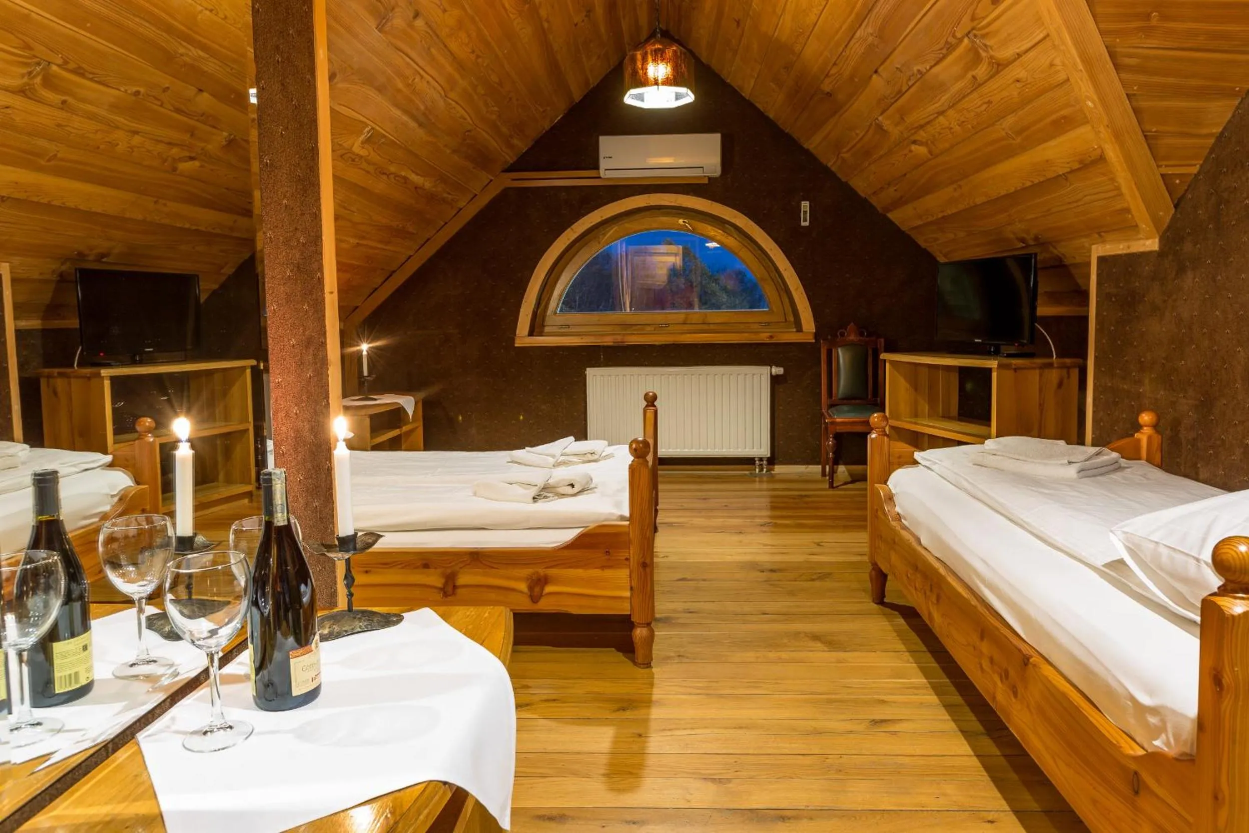 Bedroom, Bed in Krakowiacy i Górale