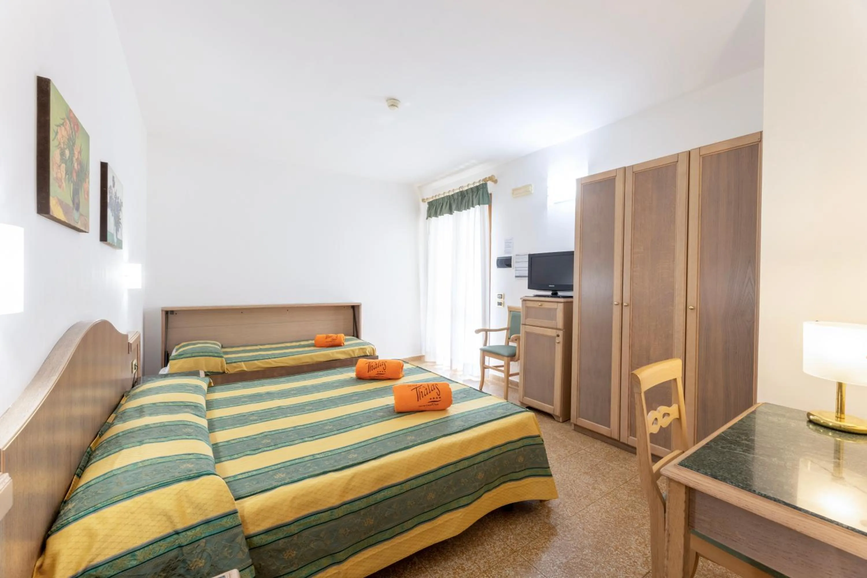 Bedroom, Bed in Hotel Thàlas Club