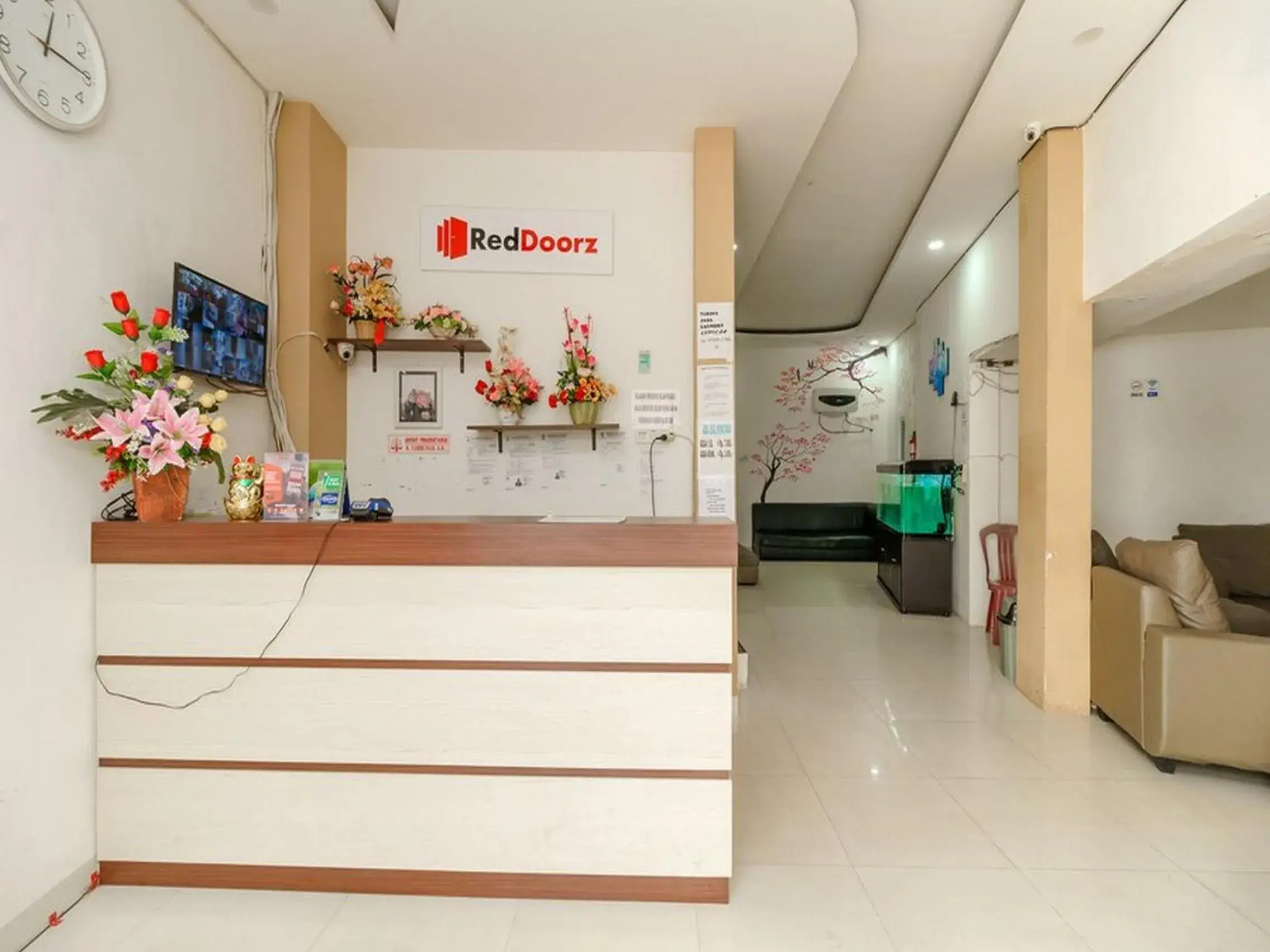 Lobby or reception in RedDoorz at Tara Homestay Palembang Lobby or reception in RedDoorz at Tara Homestay Palembang