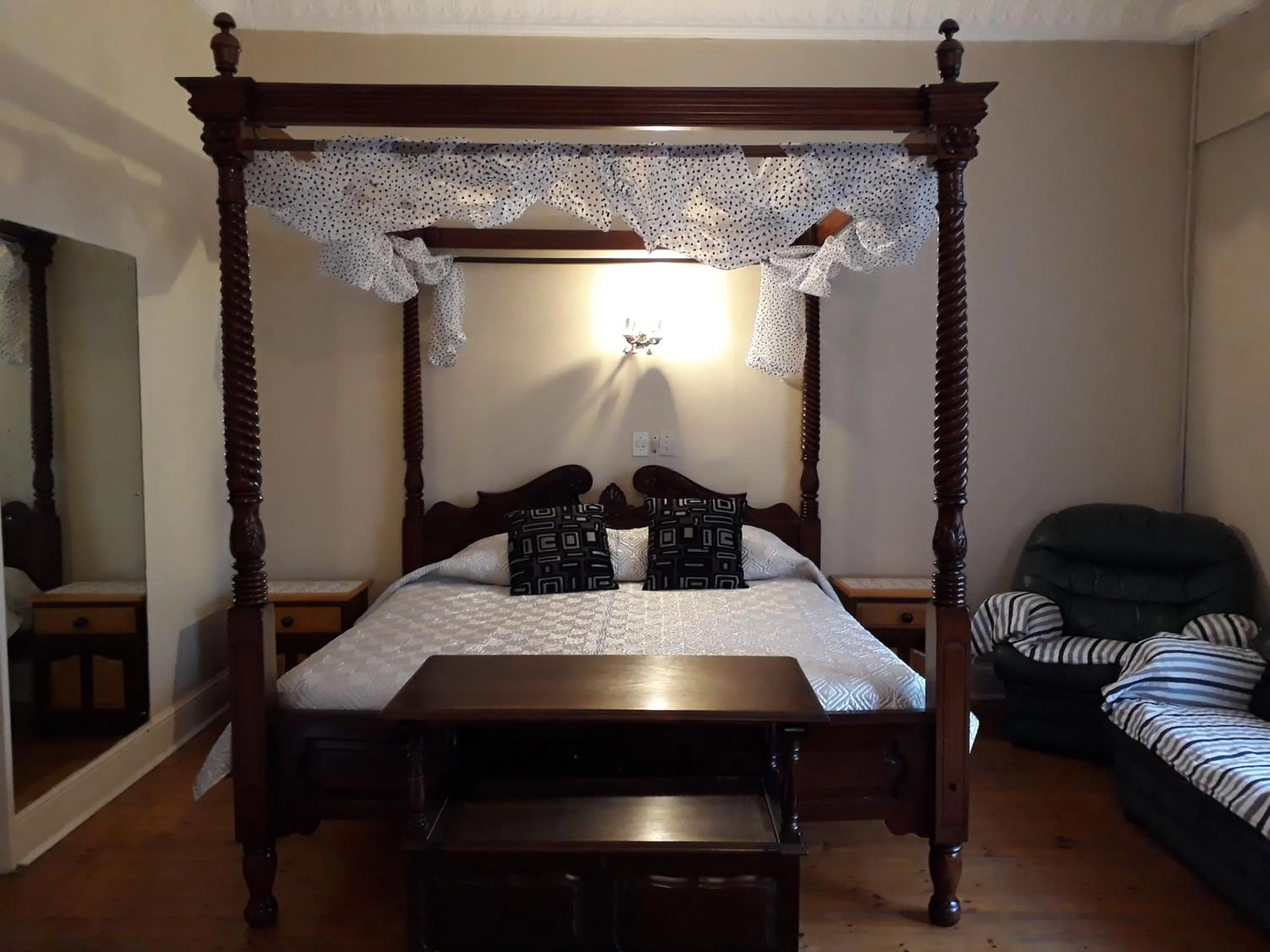Bed in Upper Houghton Guesthouse