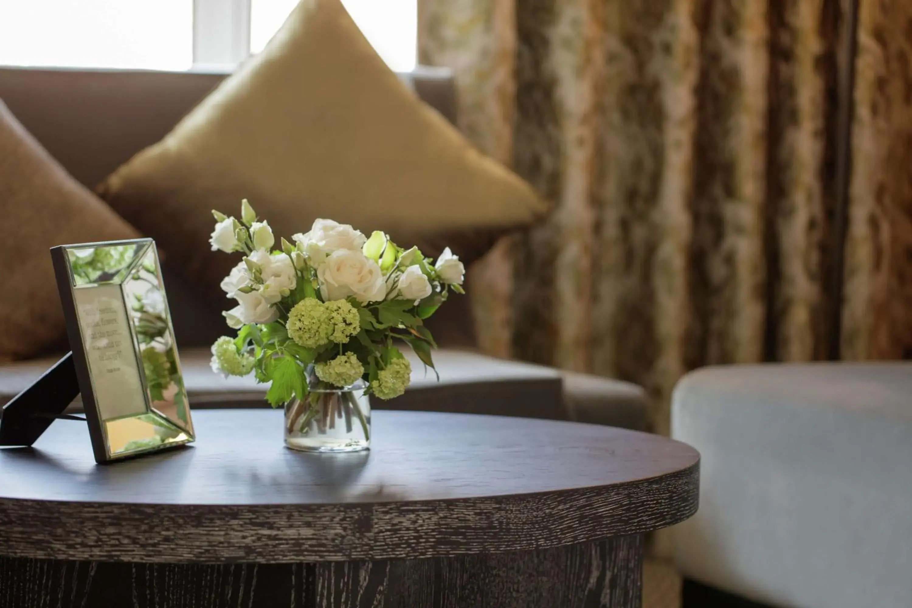 Deluxe One-Bedroom Suite in Conrad Dublin Deluxe One-Bedroom Suite in Conrad Dublin