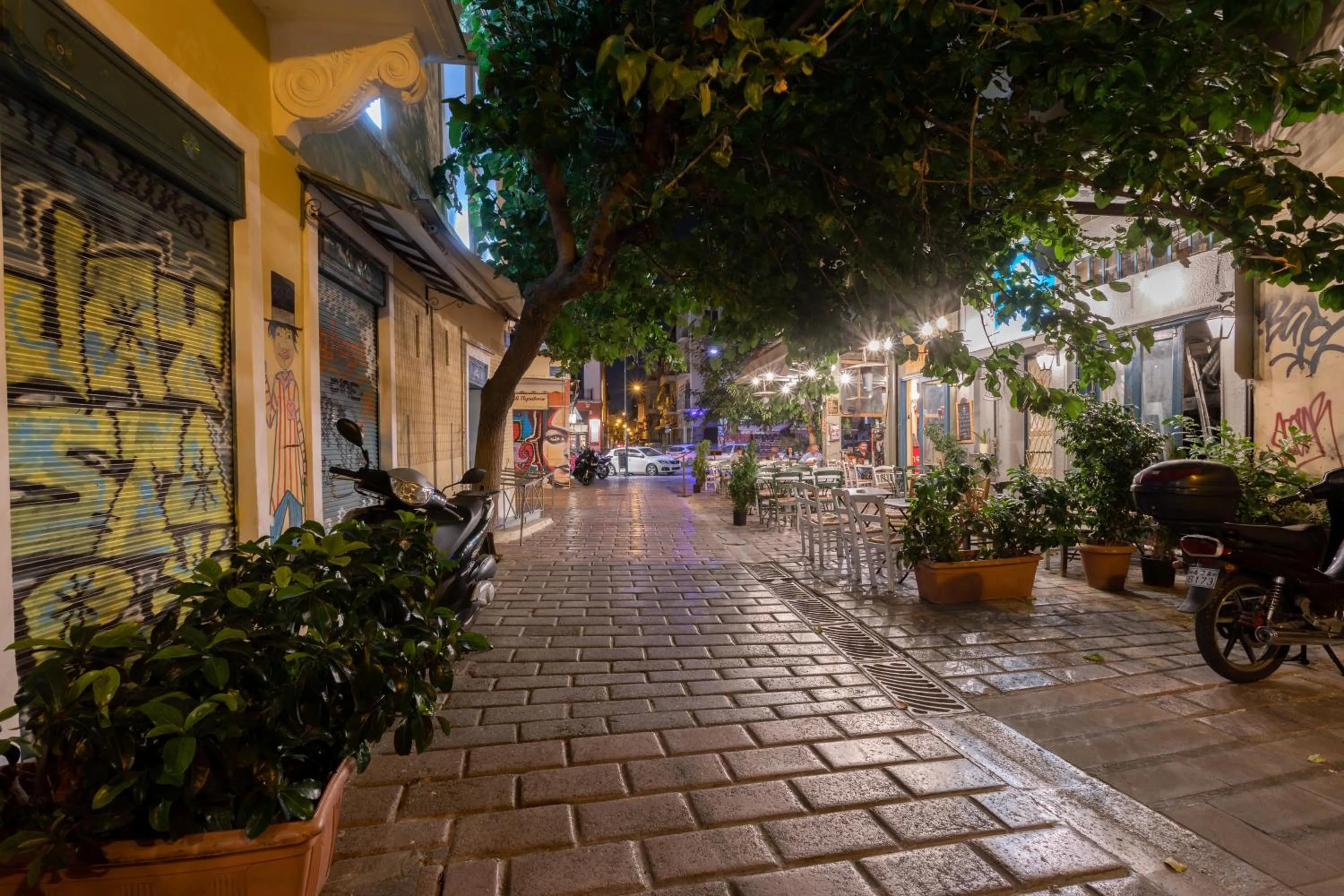 Neighbourhood in Ancient Agora Apartments