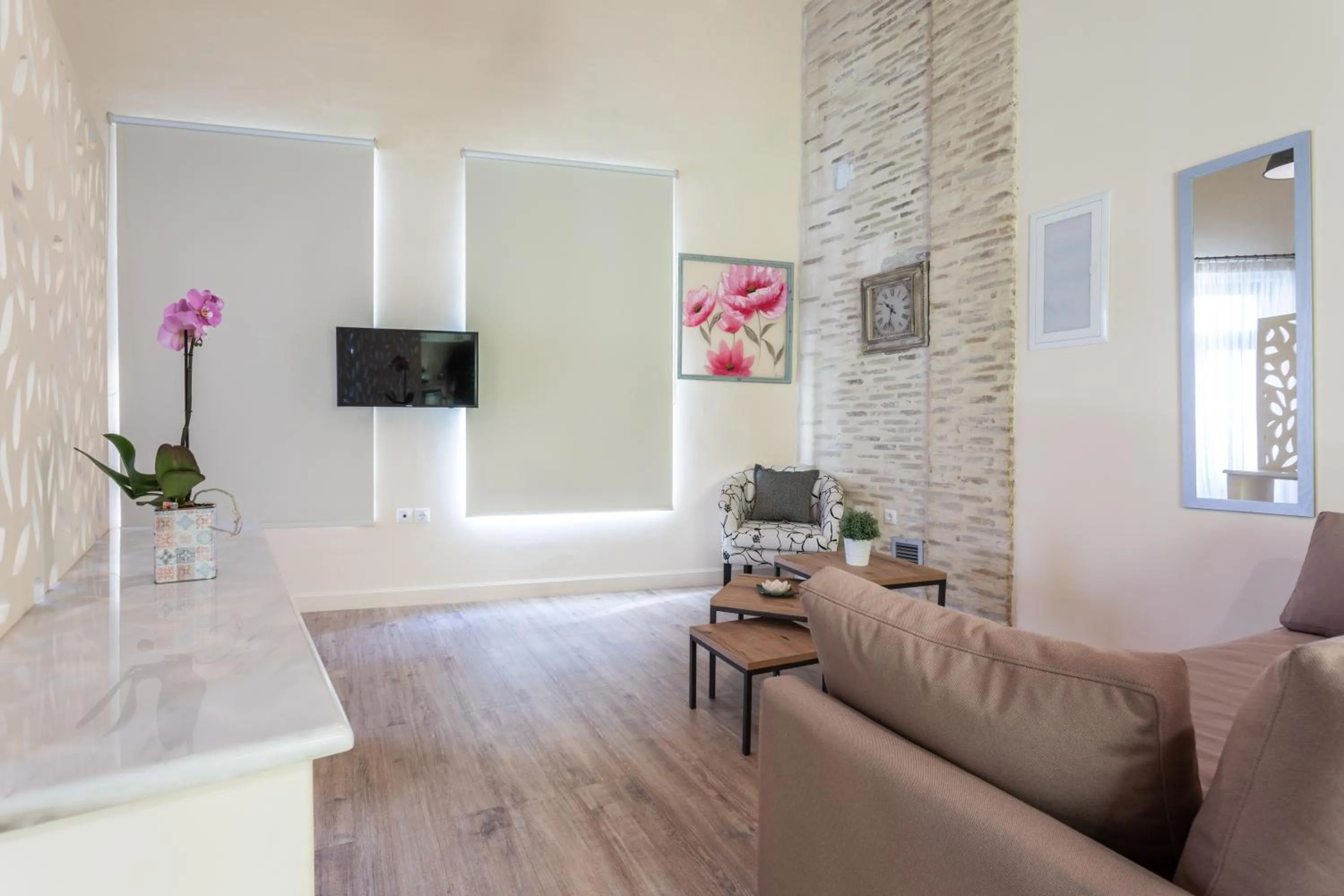 TV and multimedia in Ancient Agora Apartments