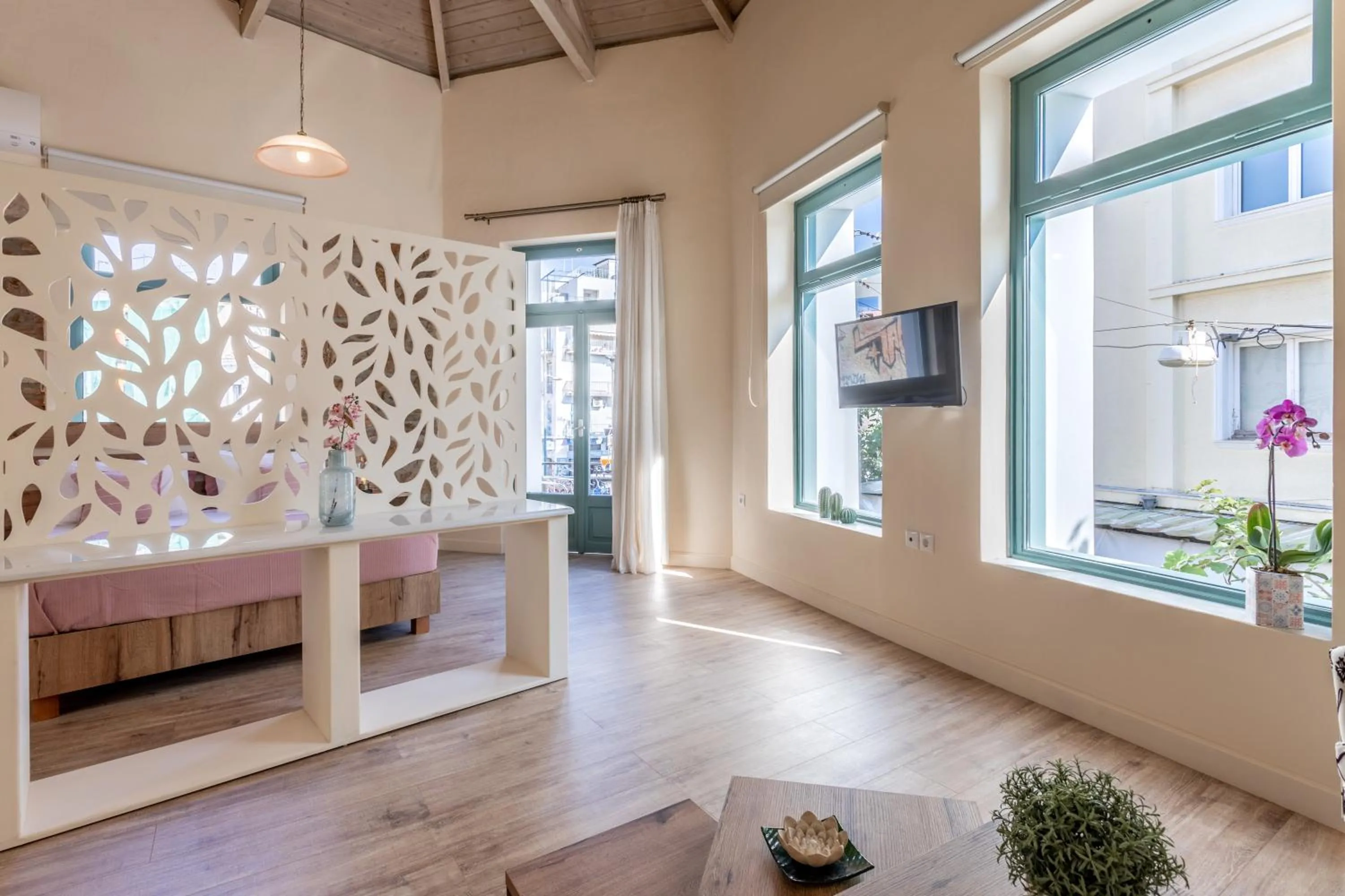 TV and multimedia in Ancient Agora Apartments