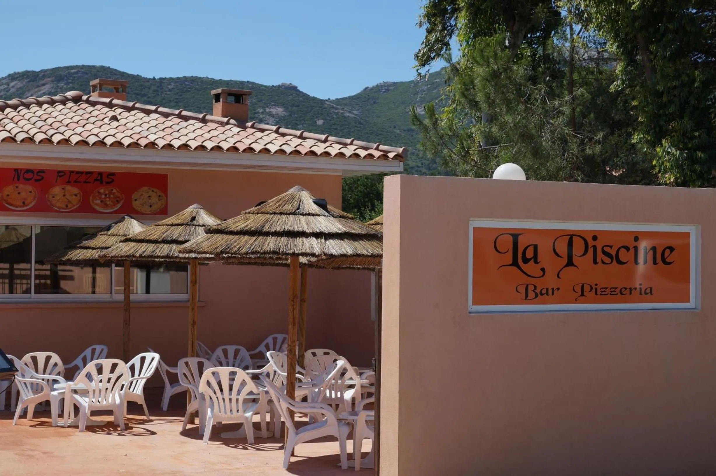 Lounge or bar in Résidence Les Castors