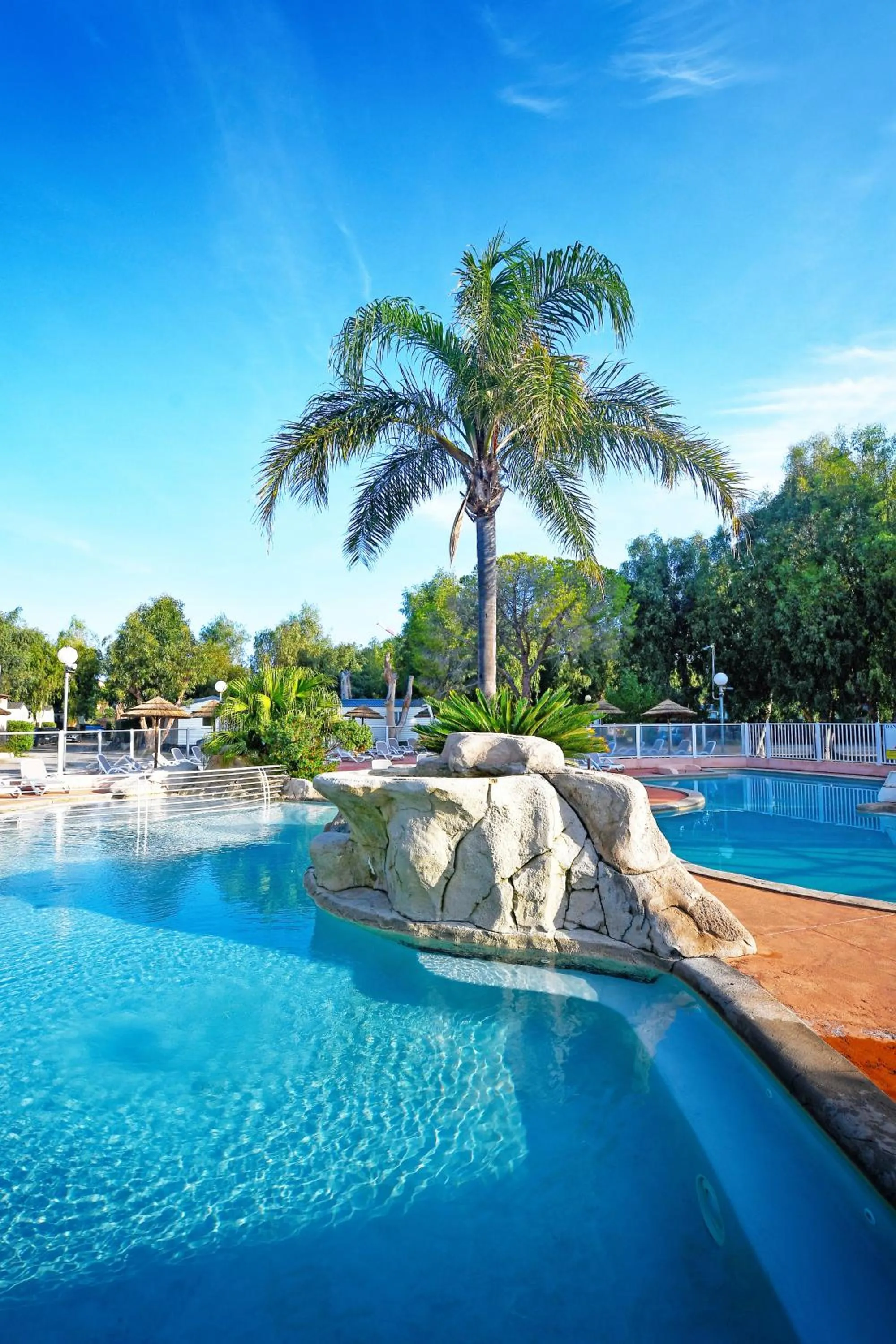 Swimming pool in Résidence Les Castors