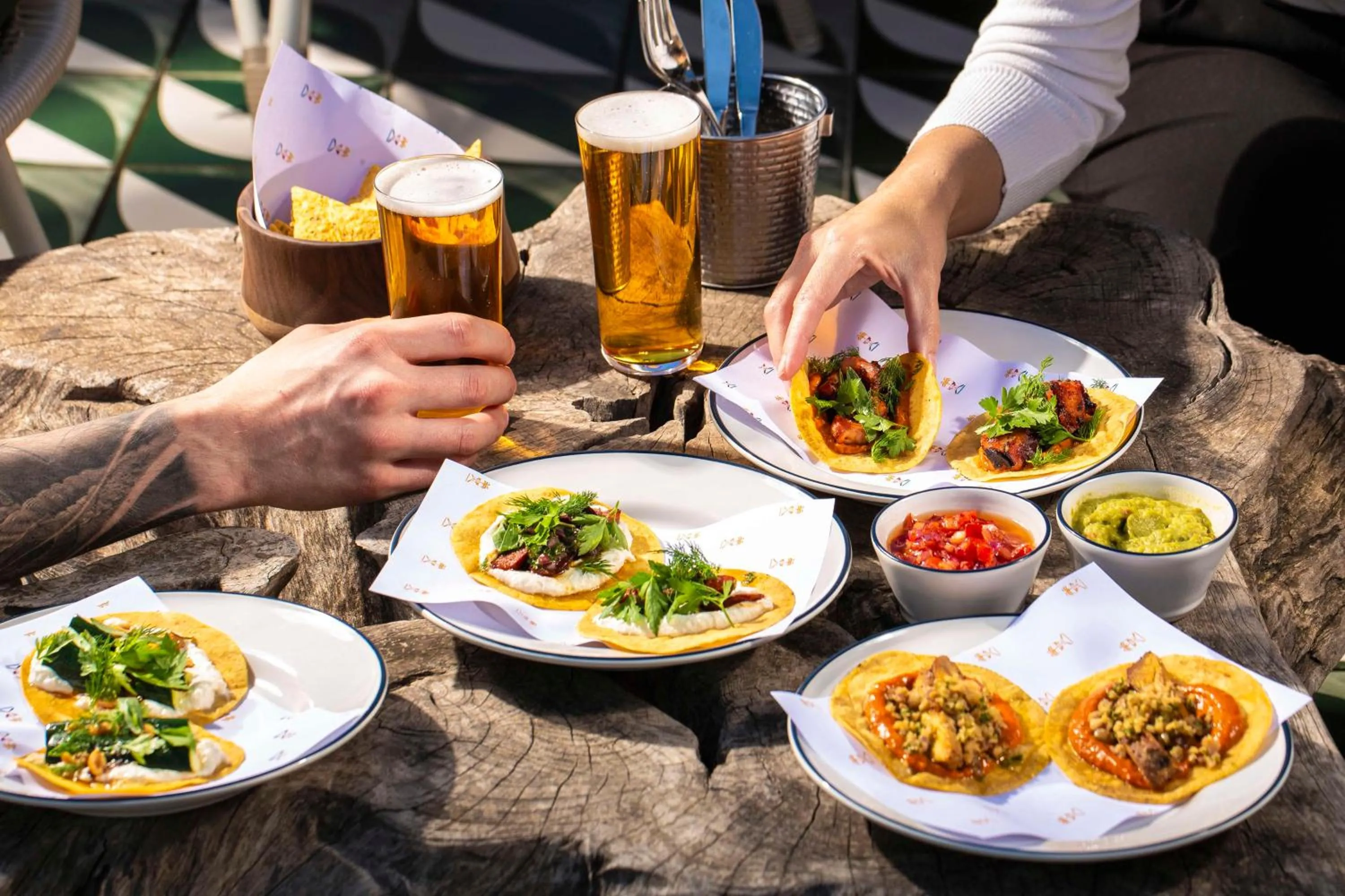 Lounge or bar in Radisson Blu 1882 Hotel, Barcelona Sagrada Familia