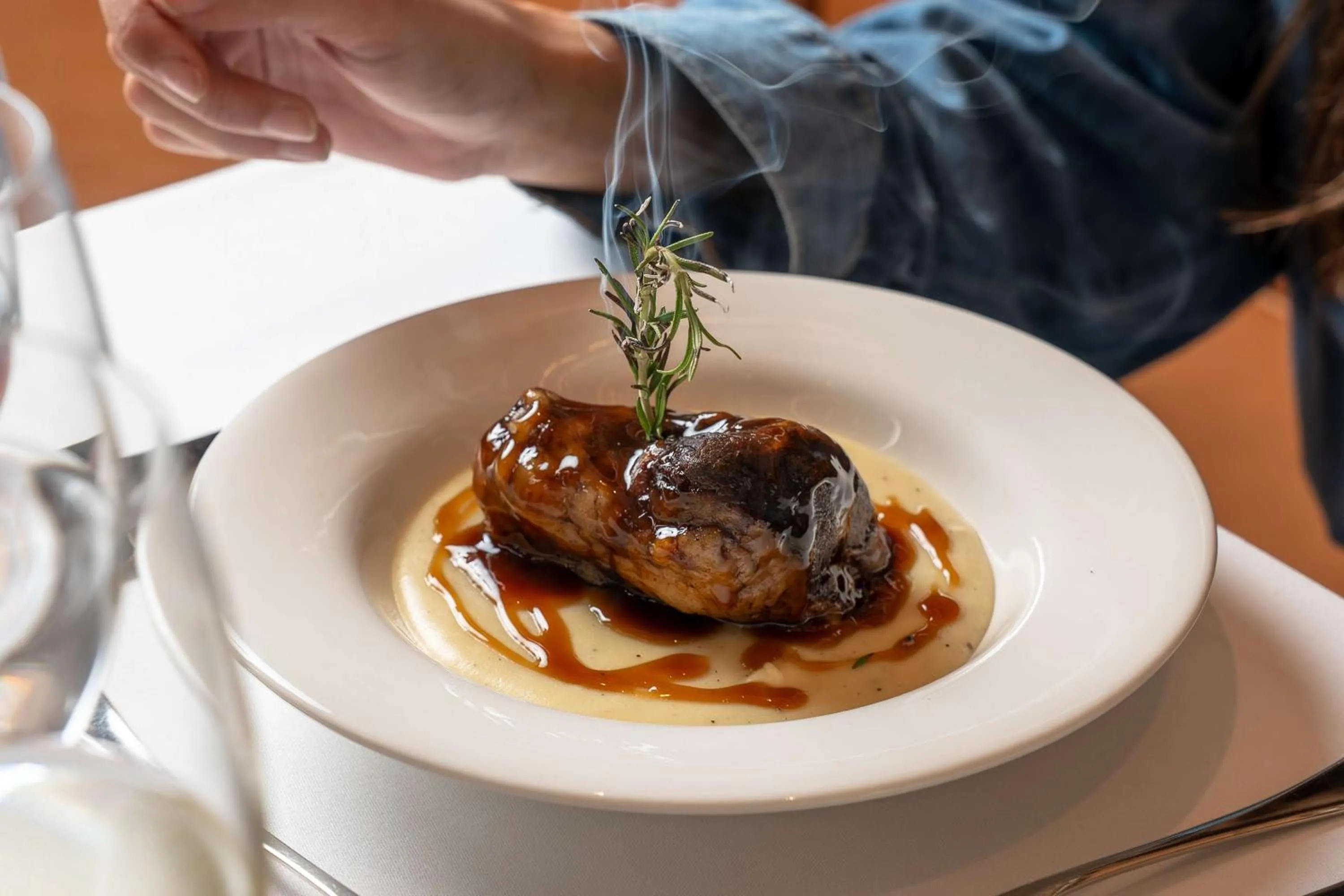 Restaurant/places to eat in Radisson Blu 1882 Hotel, Barcelona Sagrada Familia