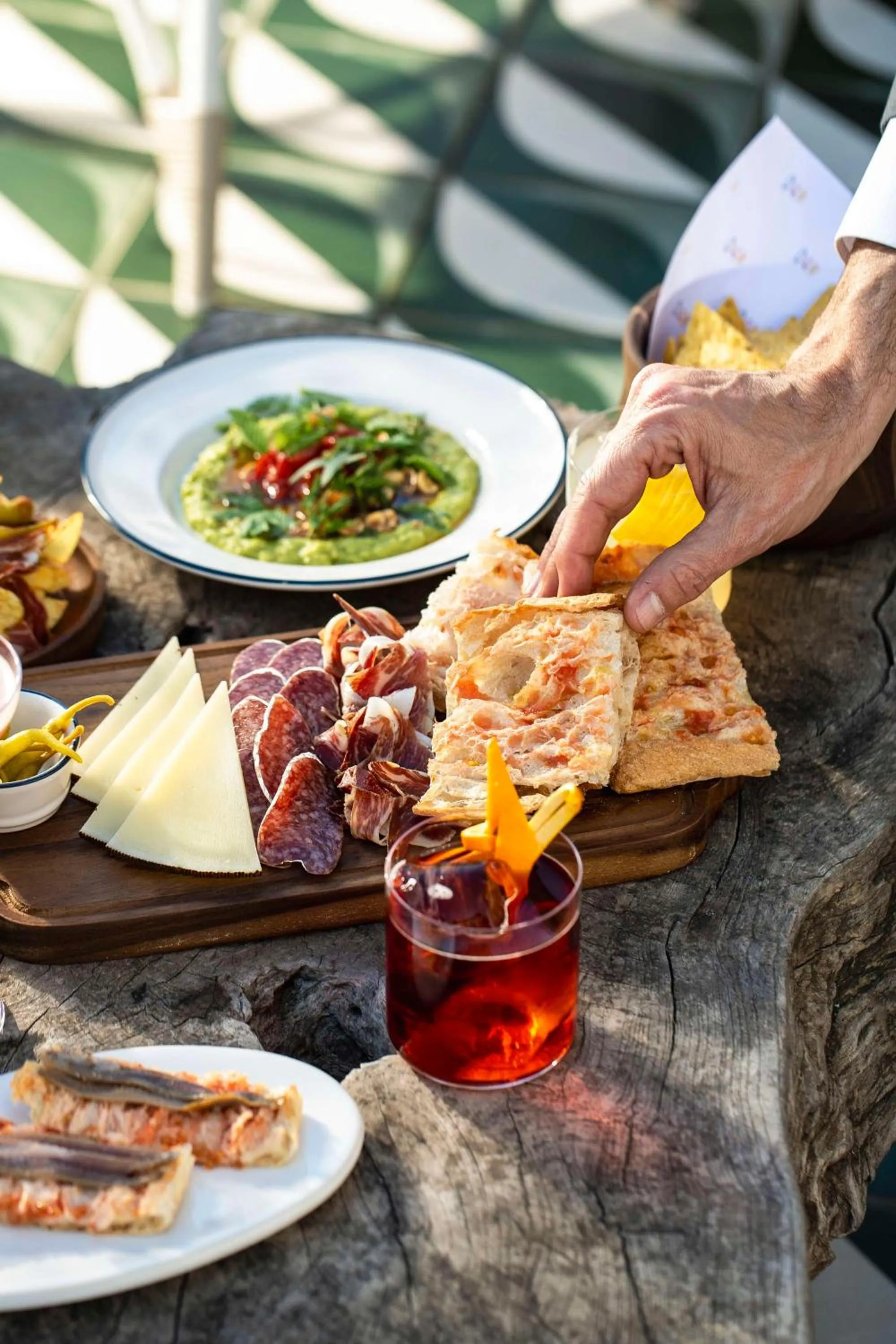 Lounge or bar in Radisson Blu 1882 Hotel, Barcelona Sagrada Familia